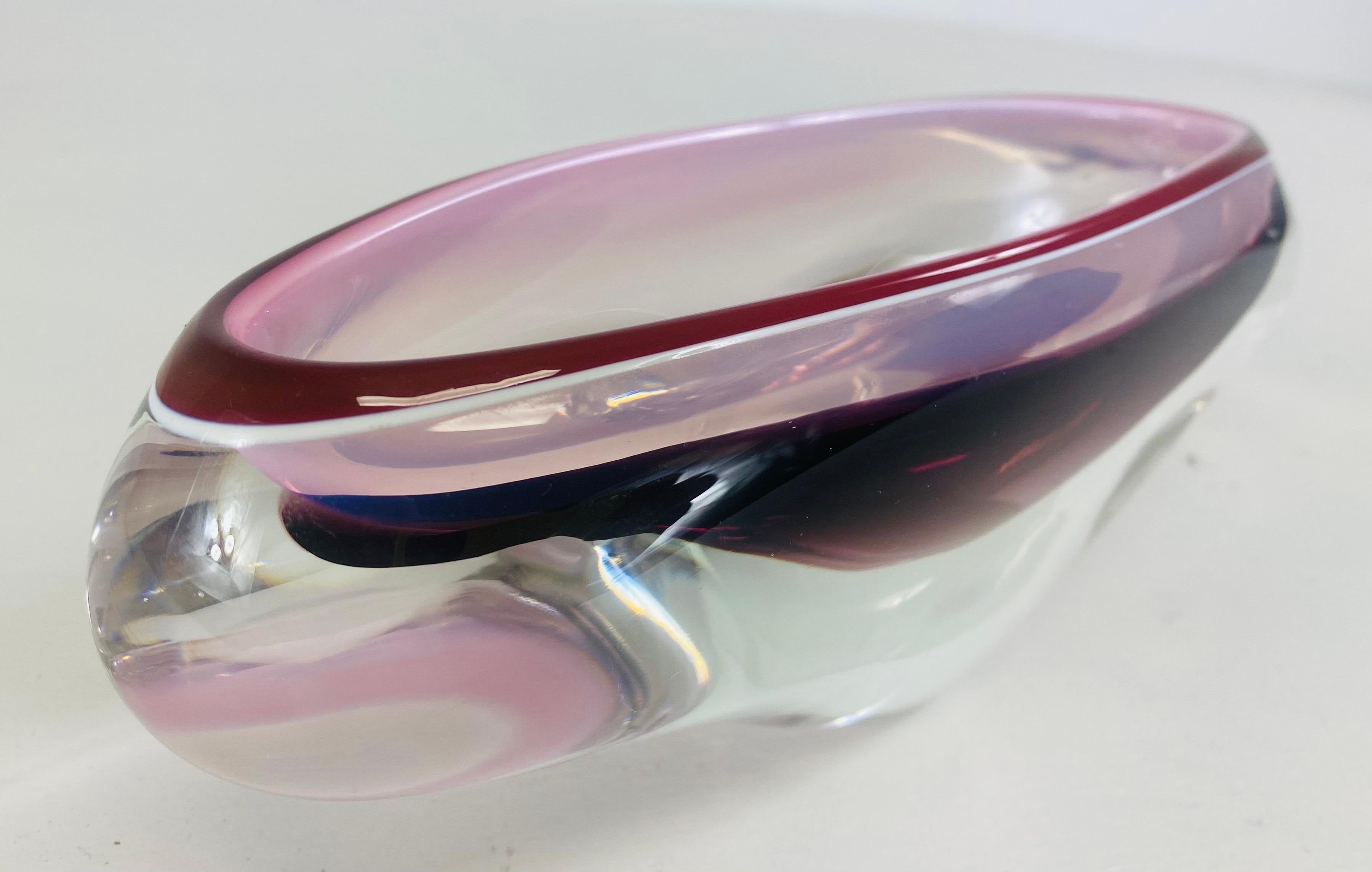 Flavio Poli  Sommeroso-Schale aus lavendelfarbenem und cremefarbenem Murano-Kunstglas (Italienisch) im Angebot