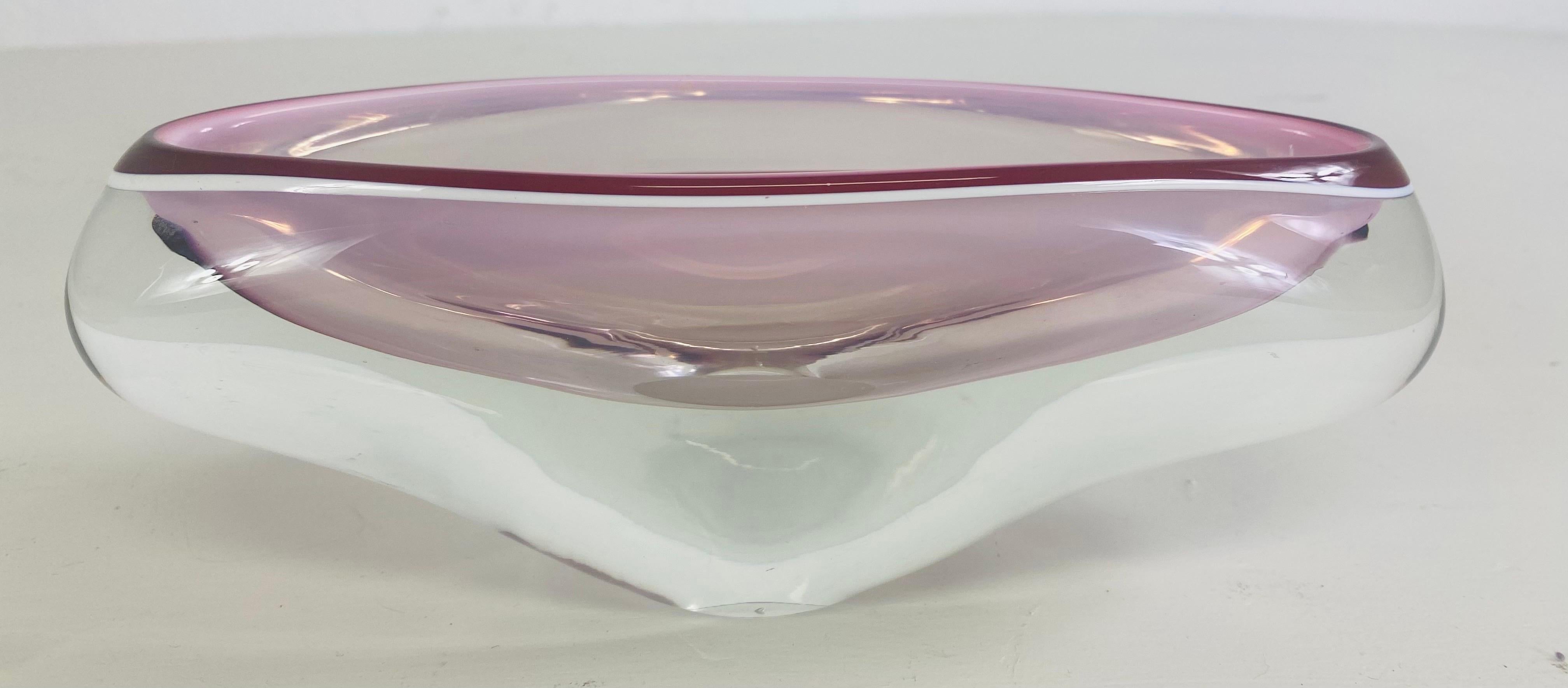 Flavio Poli  Sommeroso-Schale aus lavendelfarbenem und cremefarbenem Murano-Kunstglas (Handgefertigt) im Angebot