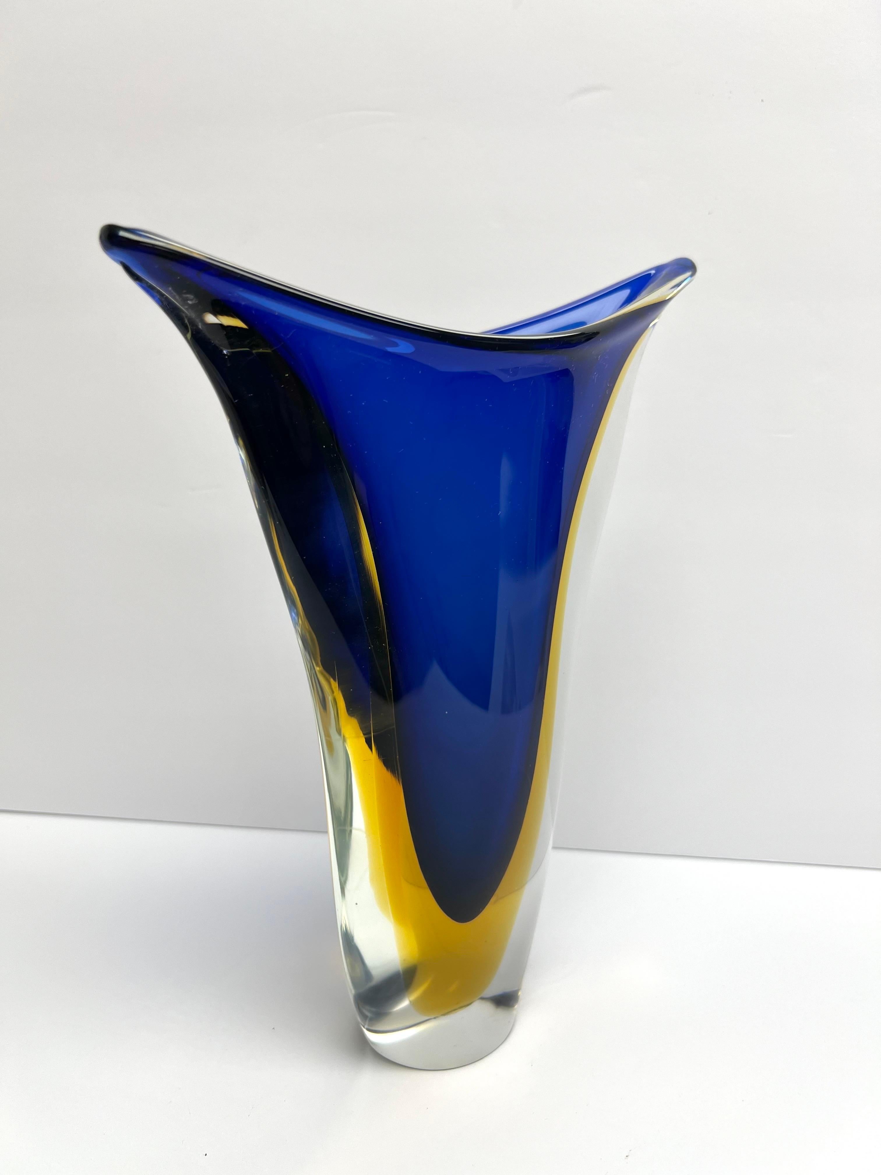 Vase Flavio Poli Sommerso bleu et jaune en vente 3