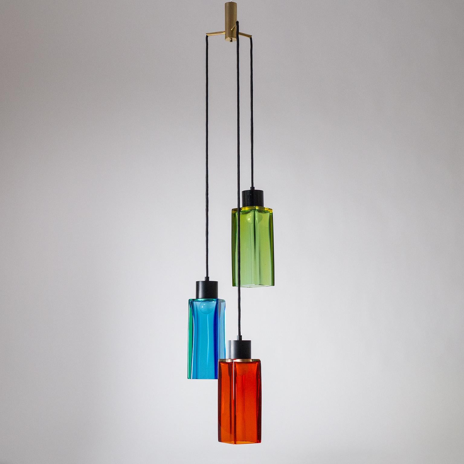 Gorgeous Flavio Poli cascading chandelier for Seguso with three unusually large 'Sommerso' glass shades. Sommerso (lit. 