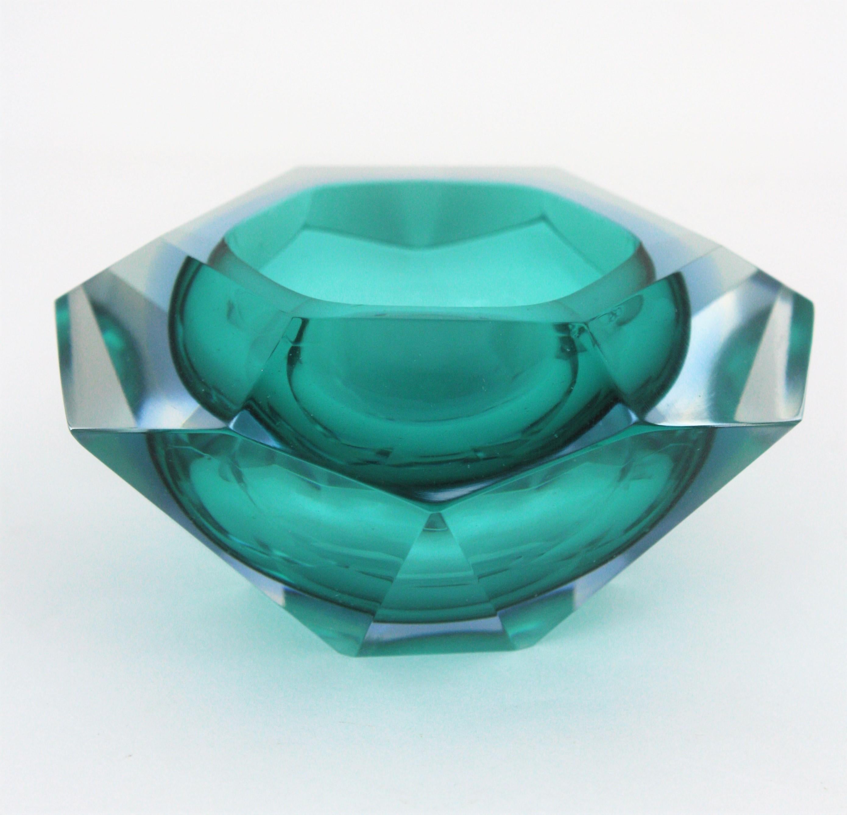 Italian Flavio Poli Sommerso Green and Blue Diamond Shaped Faceted Murano Glass Bowl