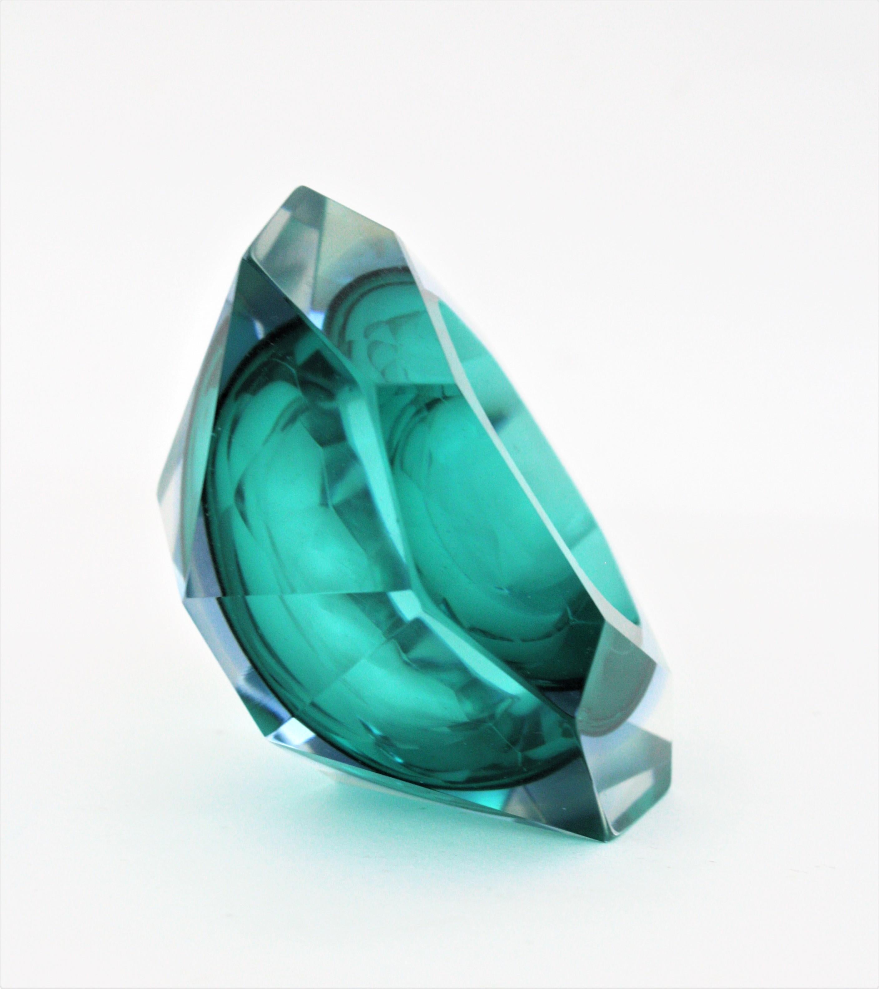 20th Century Flavio Poli Sommerso Green and Blue Diamond Shaped Faceted Murano Glass Bowl