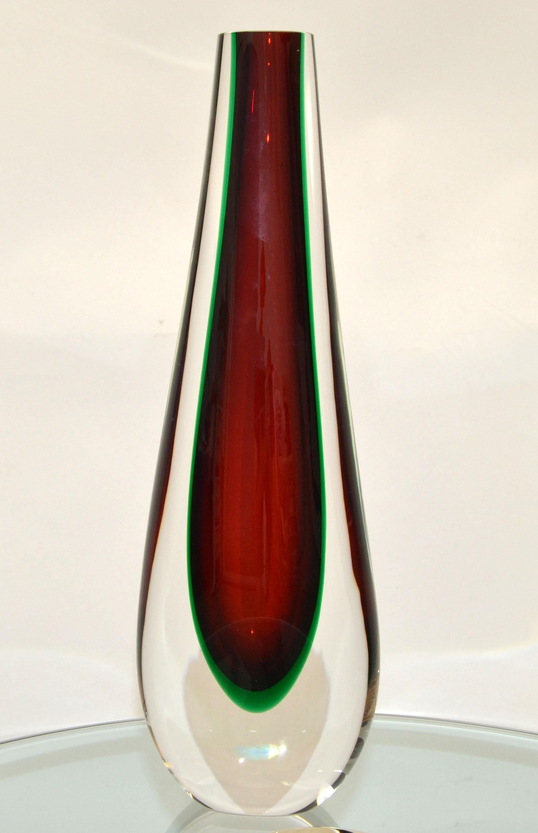 italien Flavio Poli Sommerso Vase en verre de Murano 3 couleurs encastrées Rouge, Vert Clair Seguso  en vente