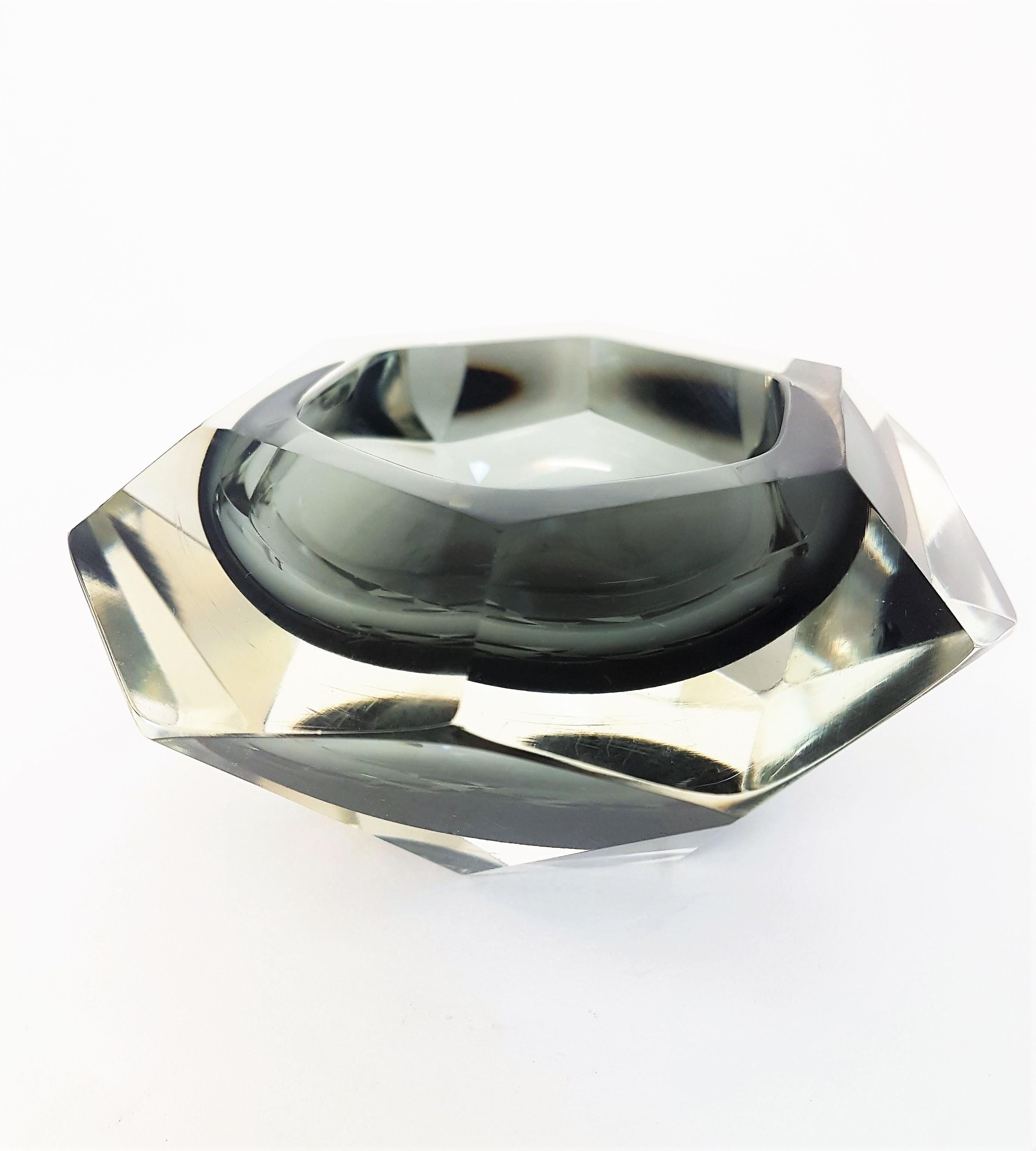 Flavio Poli Sommerso Smoked Grey & Clear Faceted Diamond Shape Murano Glass Bowl 3