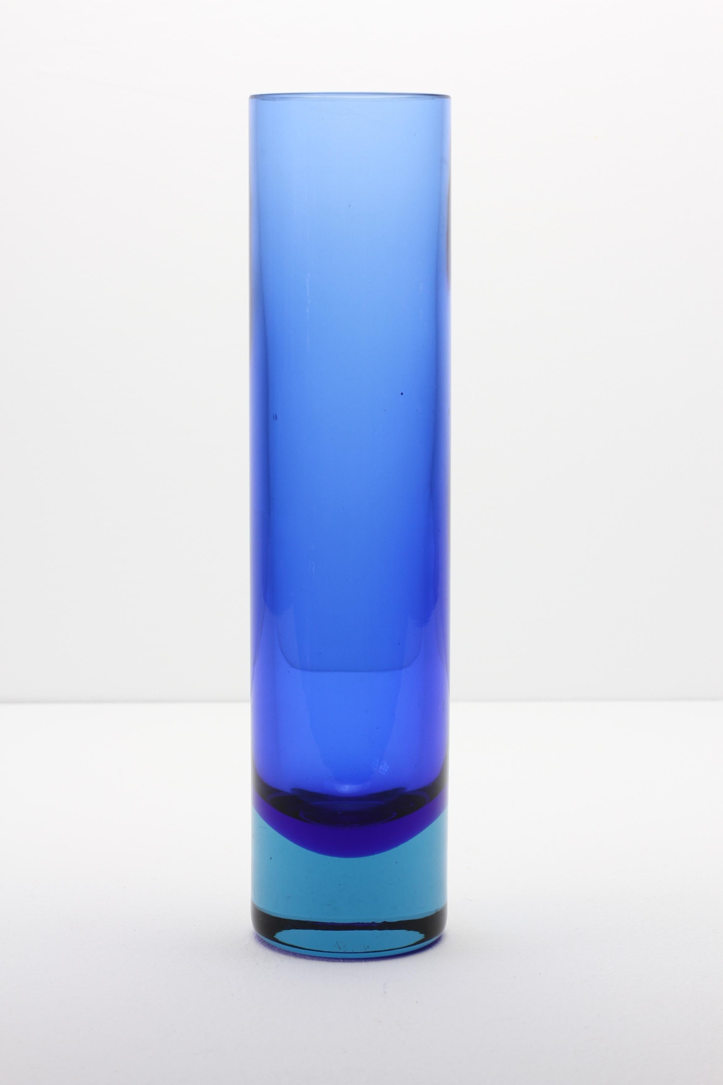 Italian Flavio Poli Style Tall Blue Murano Glass 'Sommerso' Vase, circa 1970s