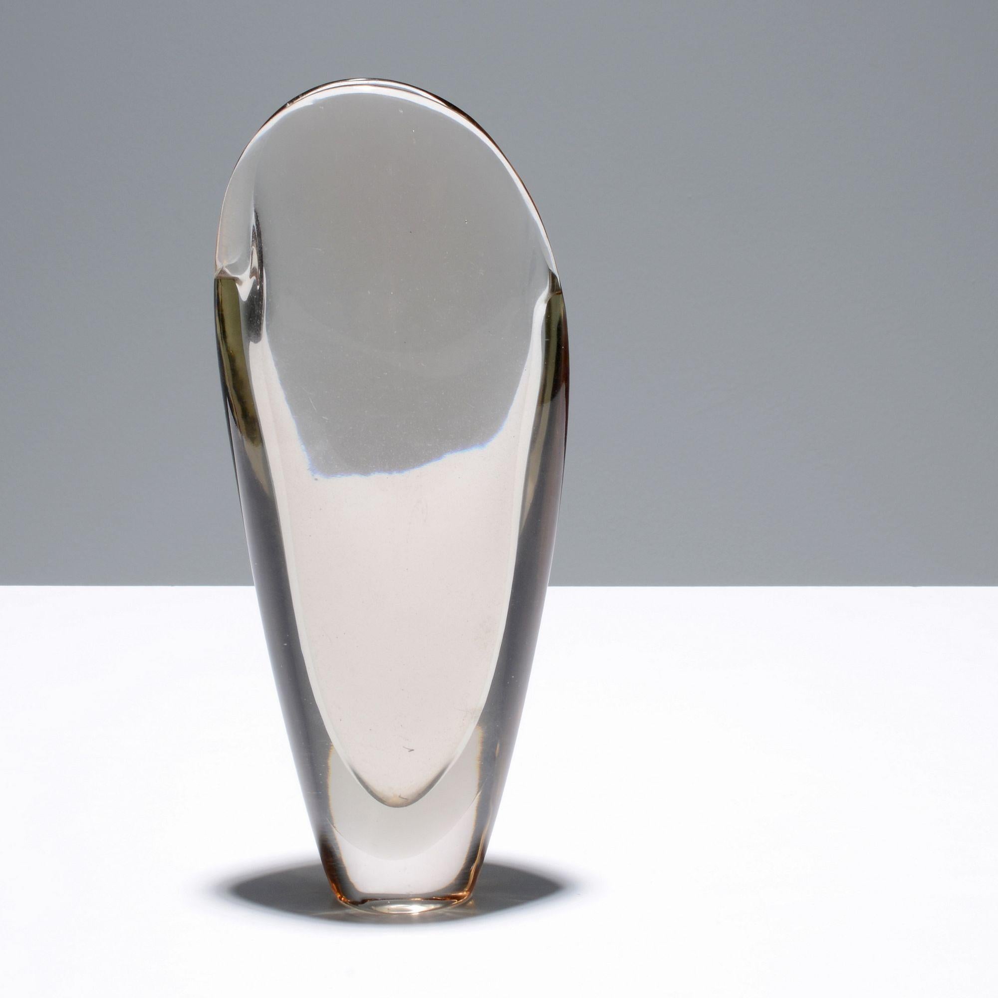 Artista/Designer; Produttore: Flavio Poli (italiano, 1900-1984); Seguso Vetri d'Arte (Italia)
Marcatura(e); note: nessuna marcatura(e) evidente(i)
Materiali: vetro
Dimensioni (H, L, P): 9 