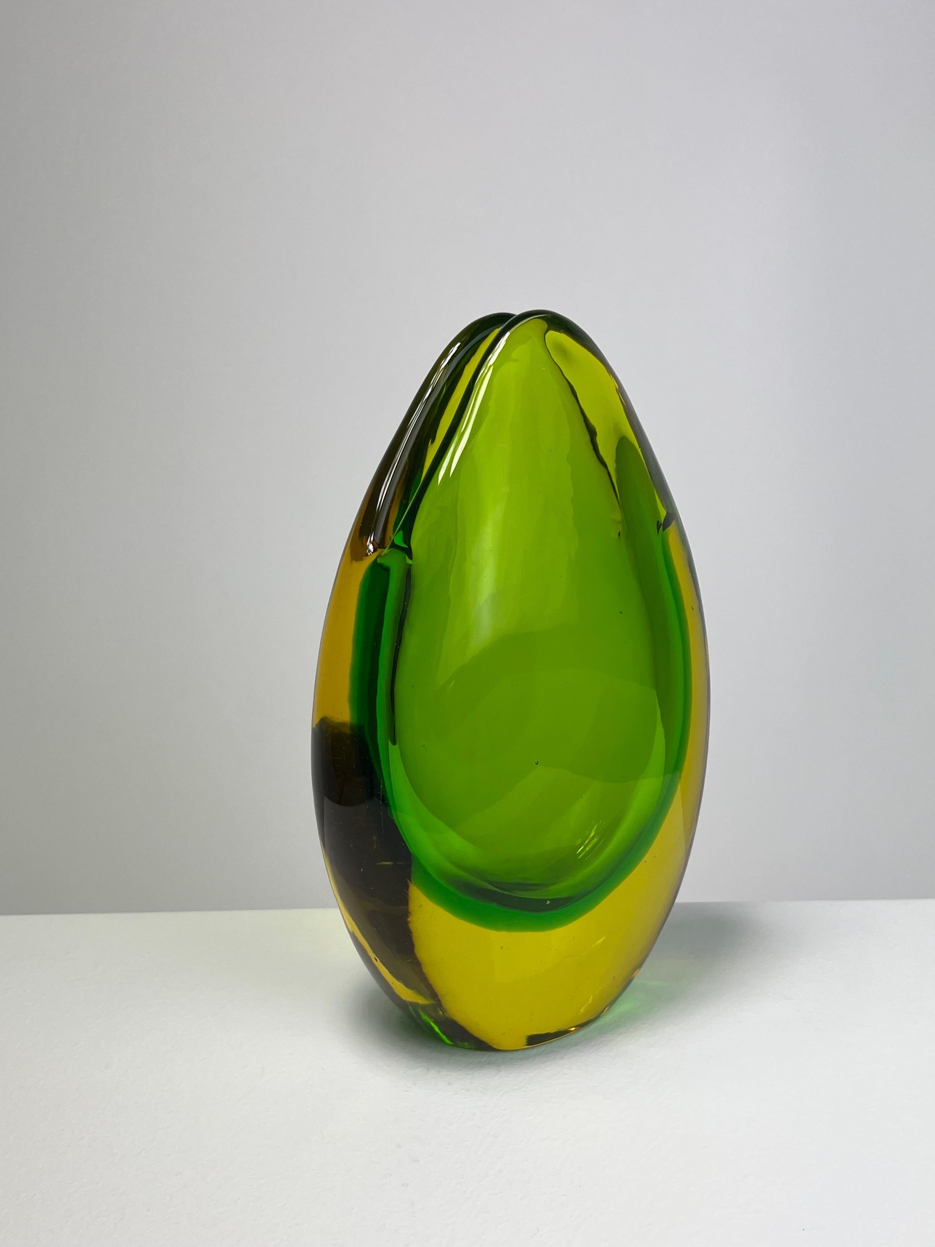 Italian Flavio Poli Valva Vase Seguso Vetri D‘Arte Murano Glass Italy Sommerso, 1950s