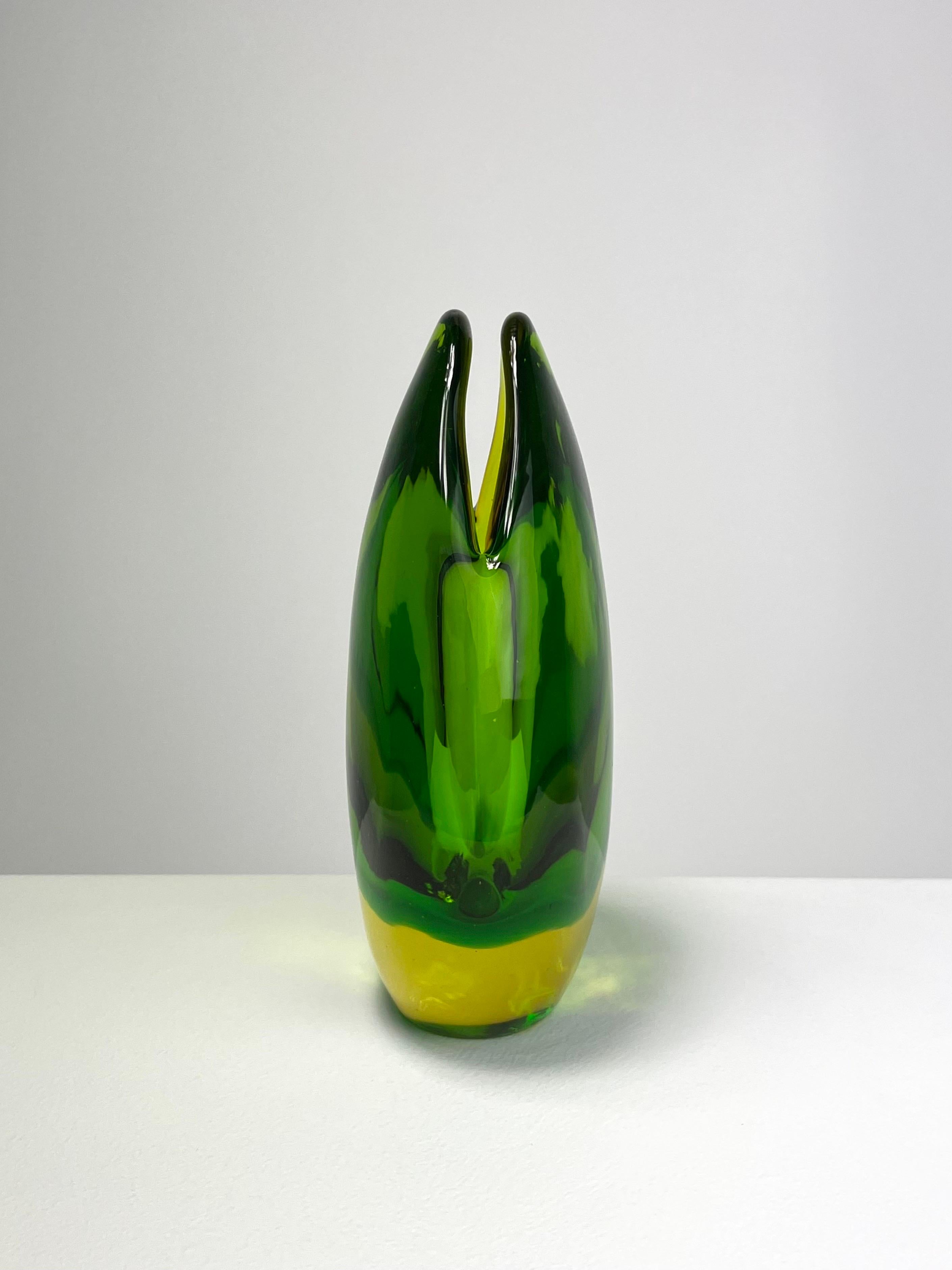 Hand-Crafted Flavio Poli Valva Vase Seguso Vetri D‘Arte Murano Glass Italy Sommerso, 1950s