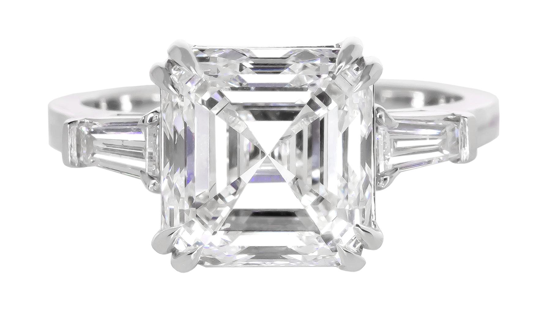 Taille Asscher Bague de fiançailles en or blanc 18 carats avec diamant taille Asscher de 4 carats certifié GIA  en vente