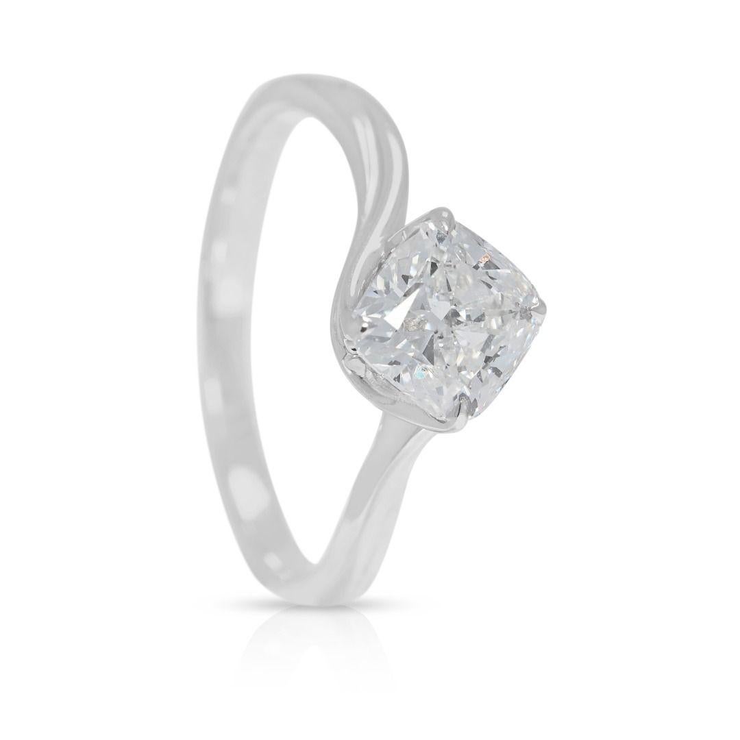 Femenino o masculino Flawless 0.92ct Natural Diamond Solitaire Ring in 18K White Gold en venta