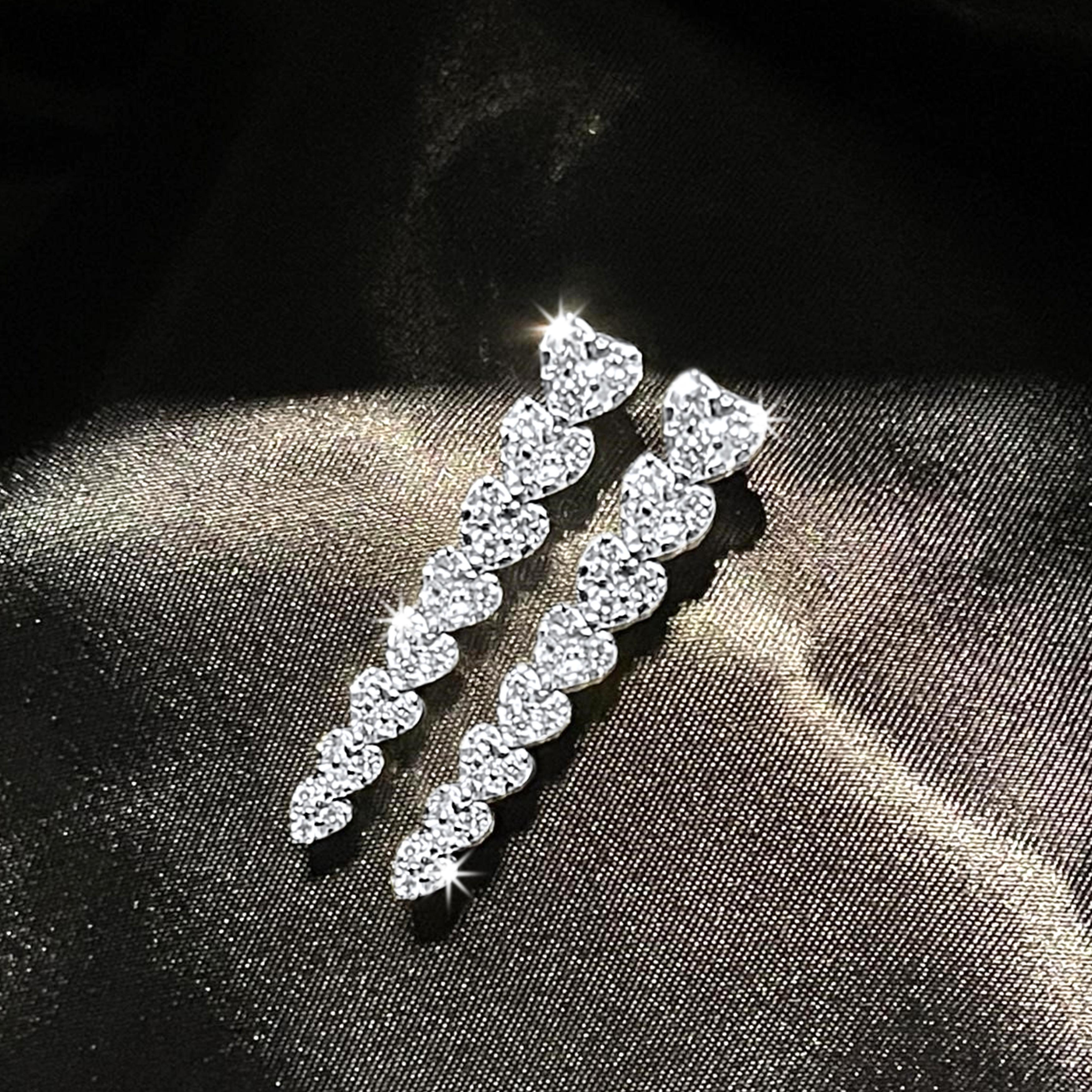Moderne Flawless Heart Diamond 14K (or 18k upon request) White Gold Drop Earrings en vente