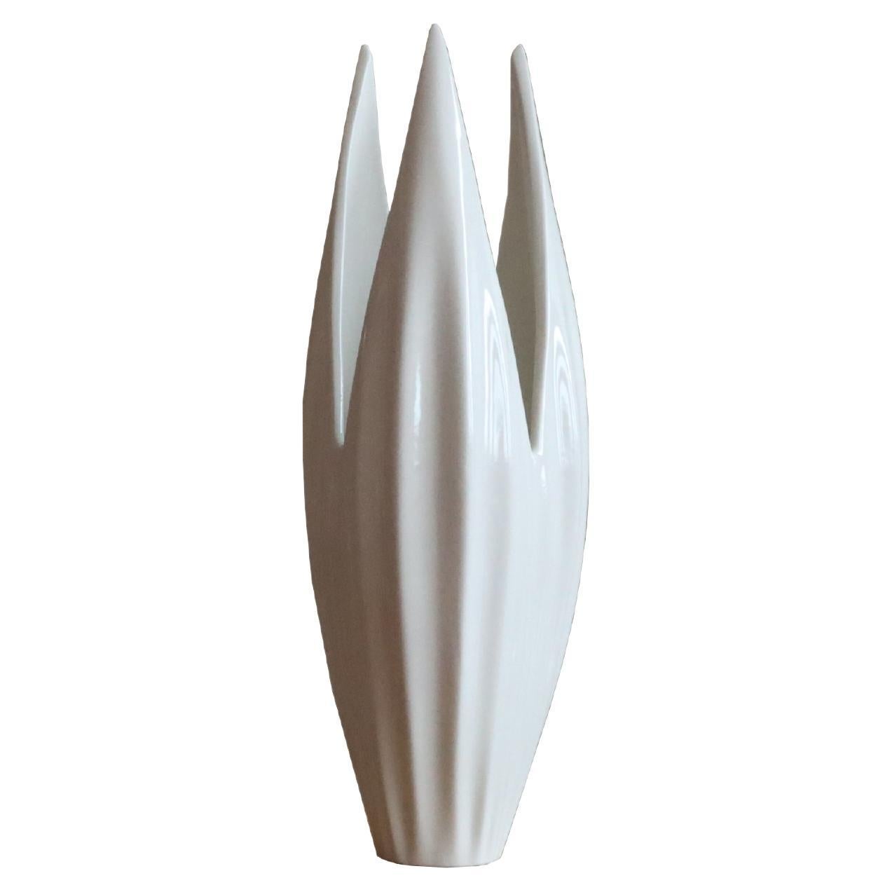 Flax Vessel. Mist White - Gloss