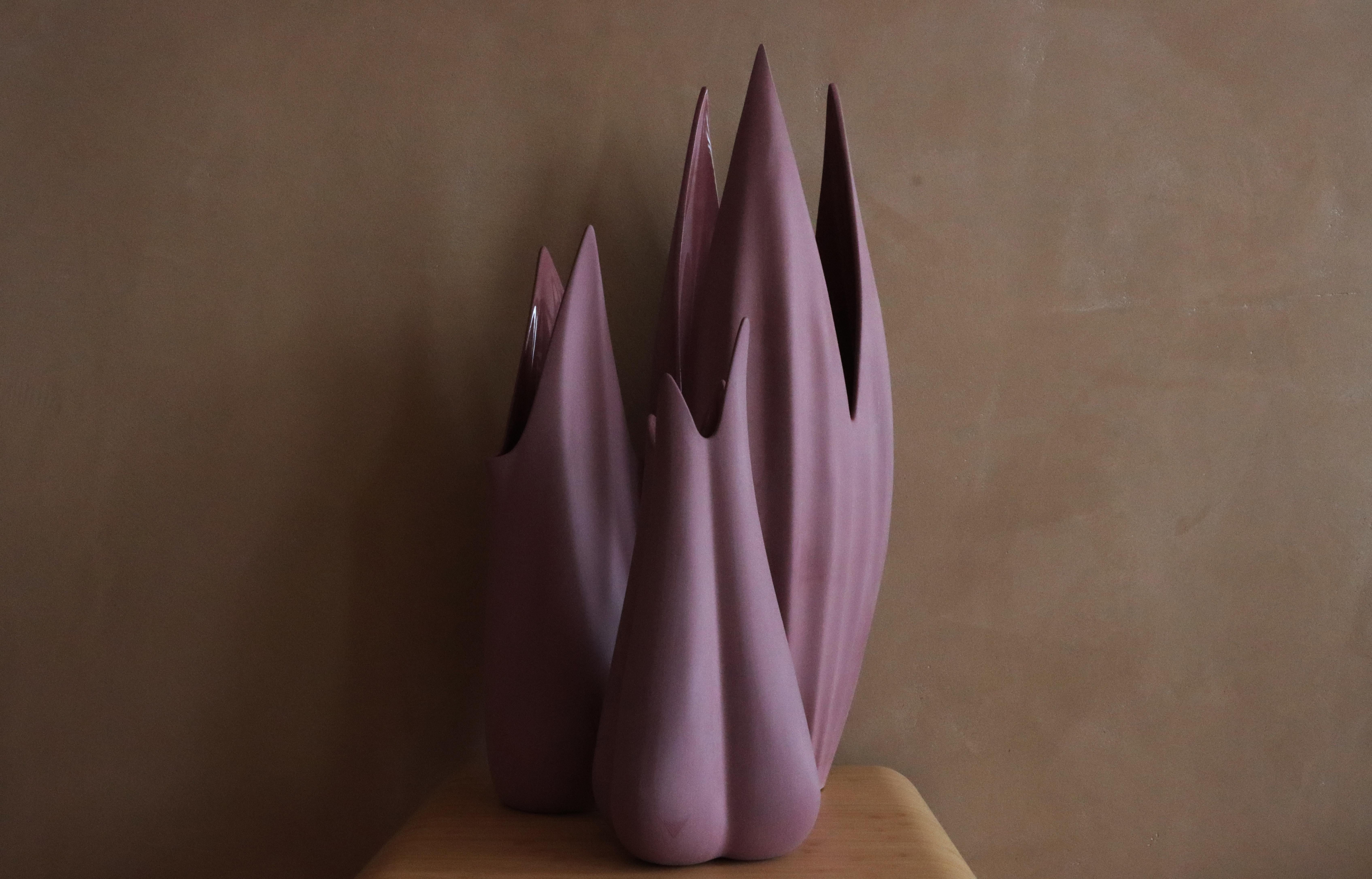 Flax Vessel. Terracotta - Matte For Sale 4