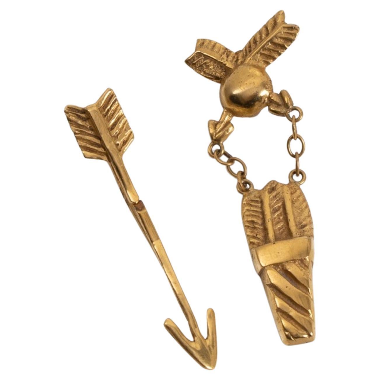 Flèche et Carquois de Line Vautrin, paire de boucles d'oreilles en bronze doré en vente