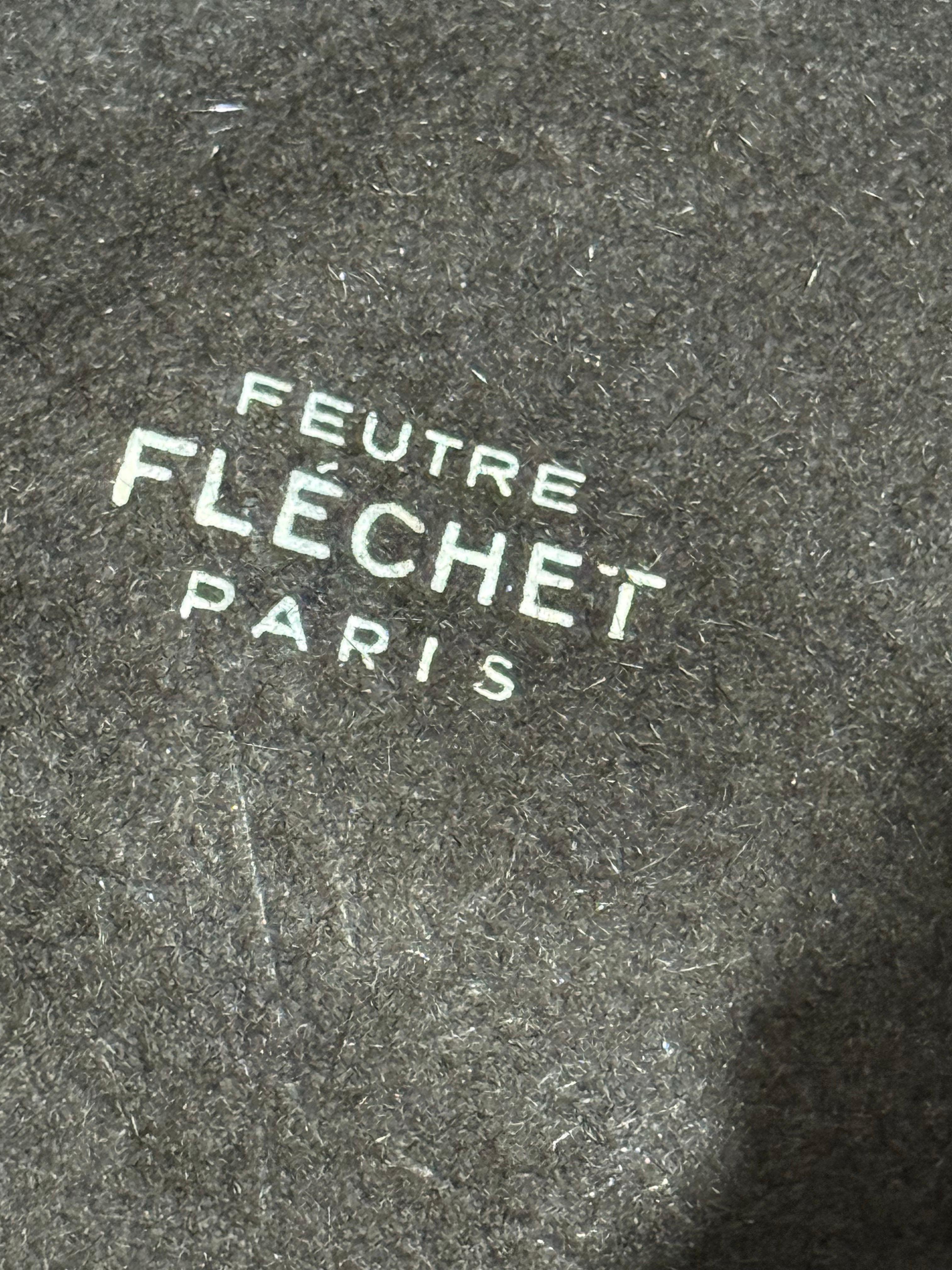 Flechet - Paris Rich Brown Pelz Filz Fedora Hut mit breiter Krempe hohe Krone & Federn im Angebot 11