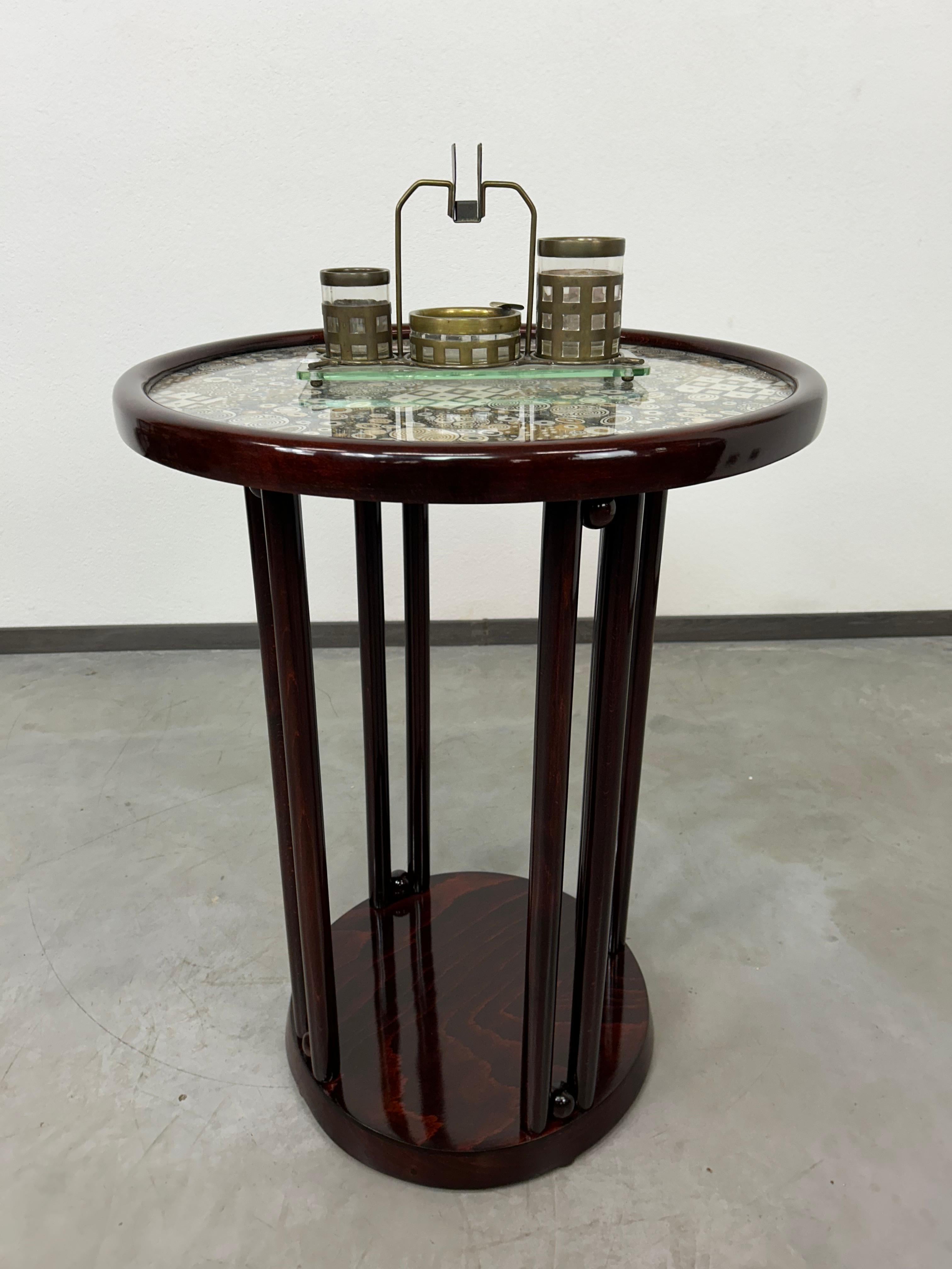 Mesa de centro Fledermaus de Josef Hoffmann para J&J Kohn. Teñido y repulido profesional.