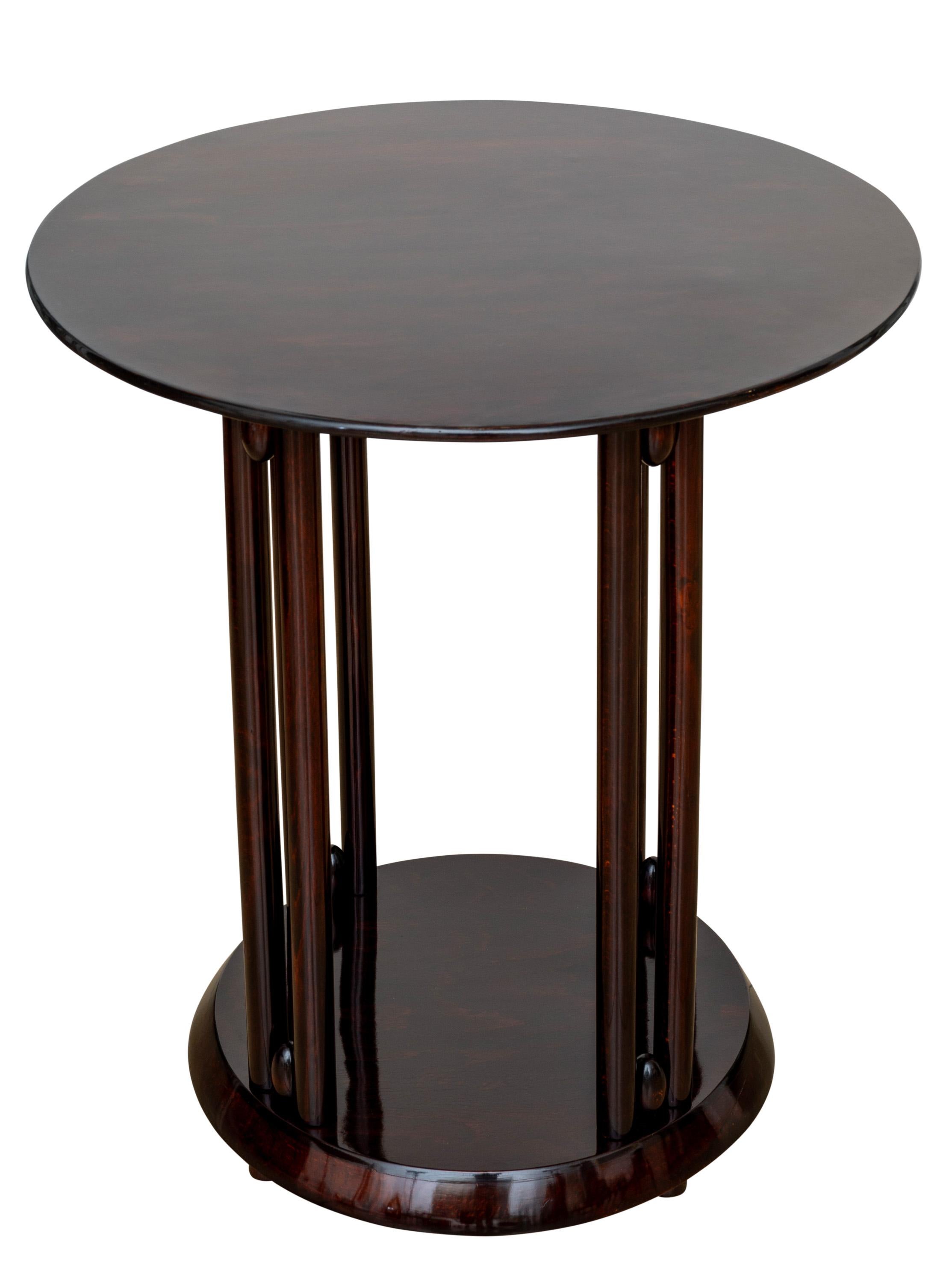 Table model Fledermaus Josef Hoffmann Thonet ca. 1912

The Wiener Werkstatte experienced its most glamorous phase in the period around 1905. Many of the pieces created at that time were later part of the design canon. The pieces known as