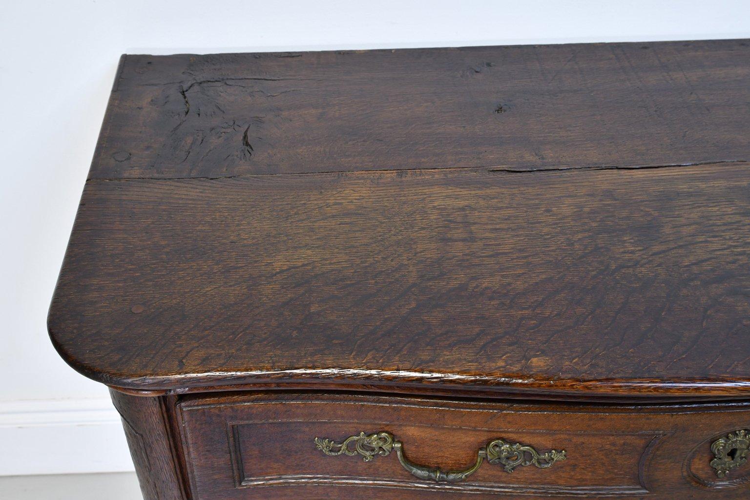 Flemish Baroque Chest of Drawers in Rich European Oak, circa 1770 For Sale 5