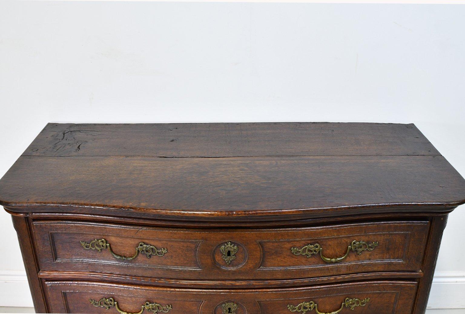 Flemish Baroque Chest of Drawers in Rich European Oak, circa 1770 For Sale 6