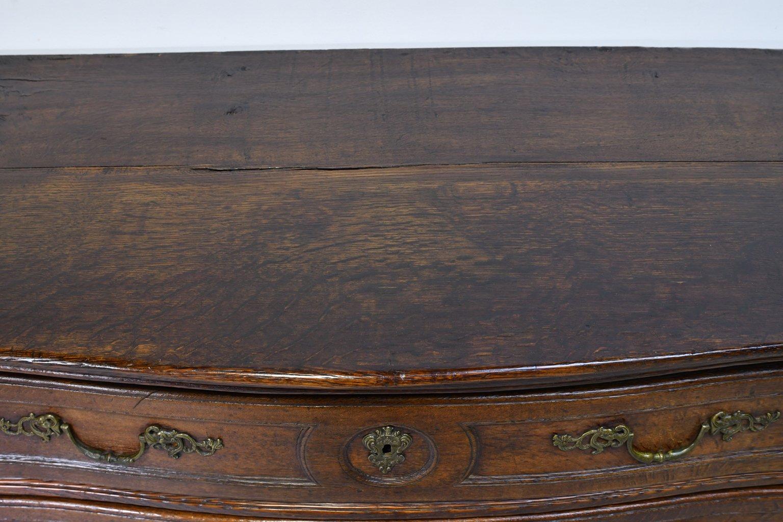 Flemish Baroque Chest of Drawers in Rich European Oak, circa 1770 For Sale 4