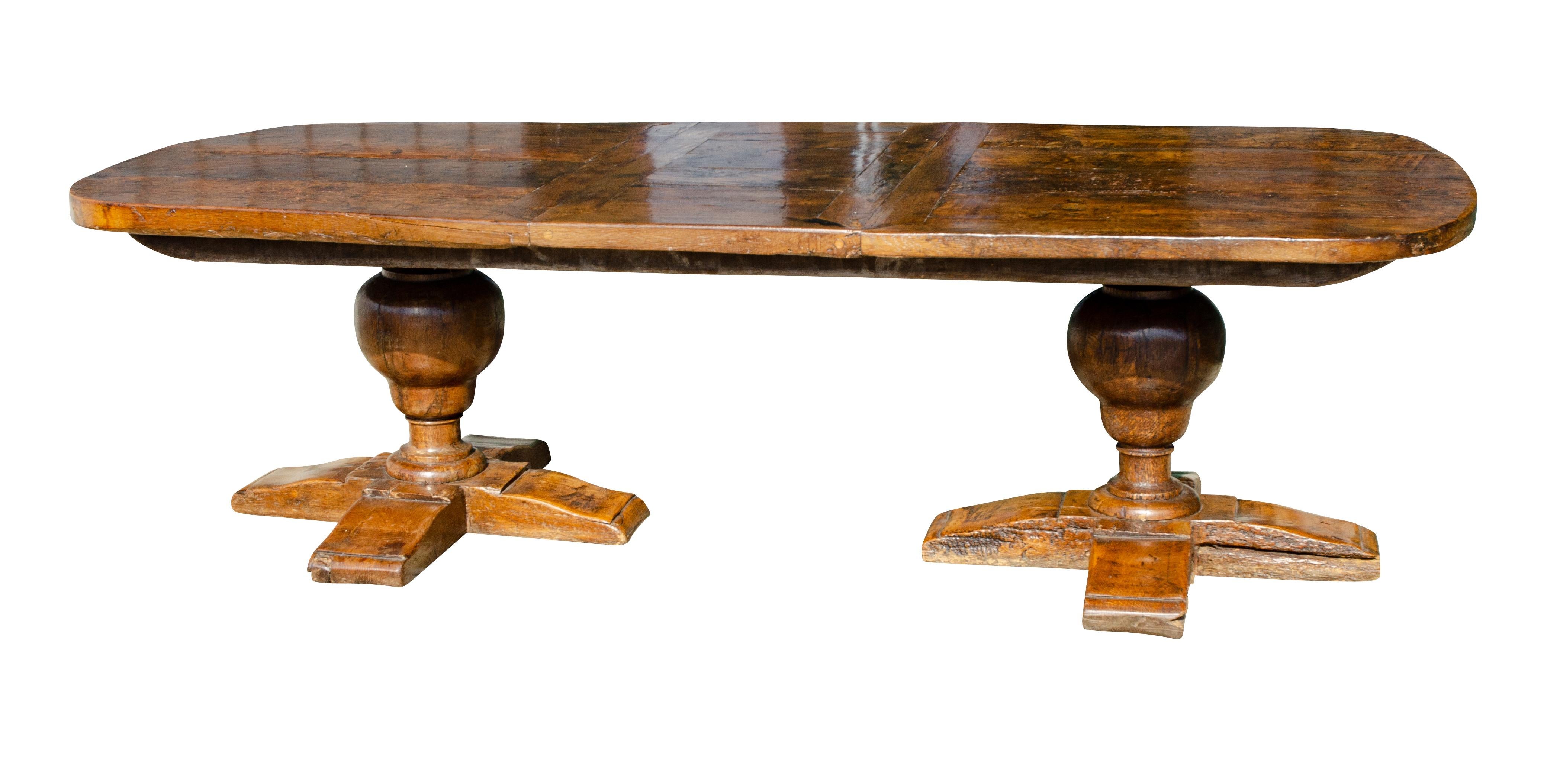 Flemish Baroque Style Oak Dining Table In Good Condition For Sale In Essex, MA