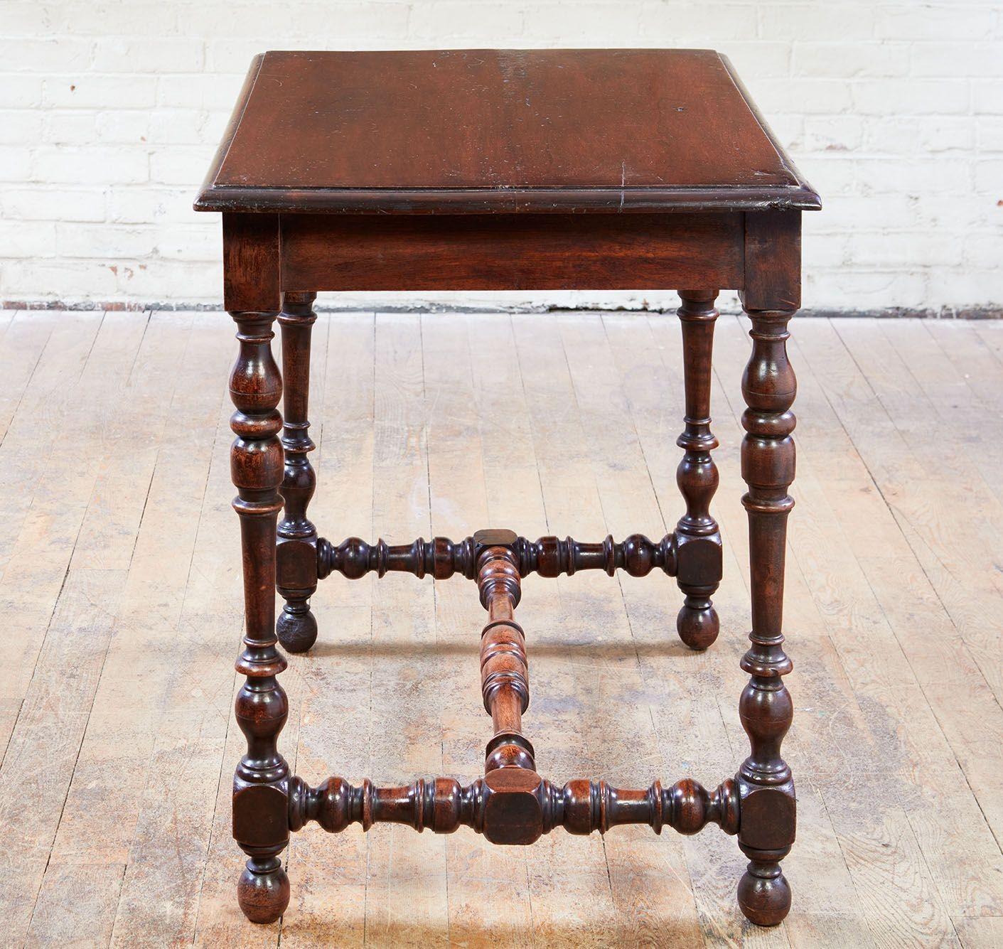 Flemish Baroque Walnut Side Table In Good Condition For Sale In Greenwich, CT