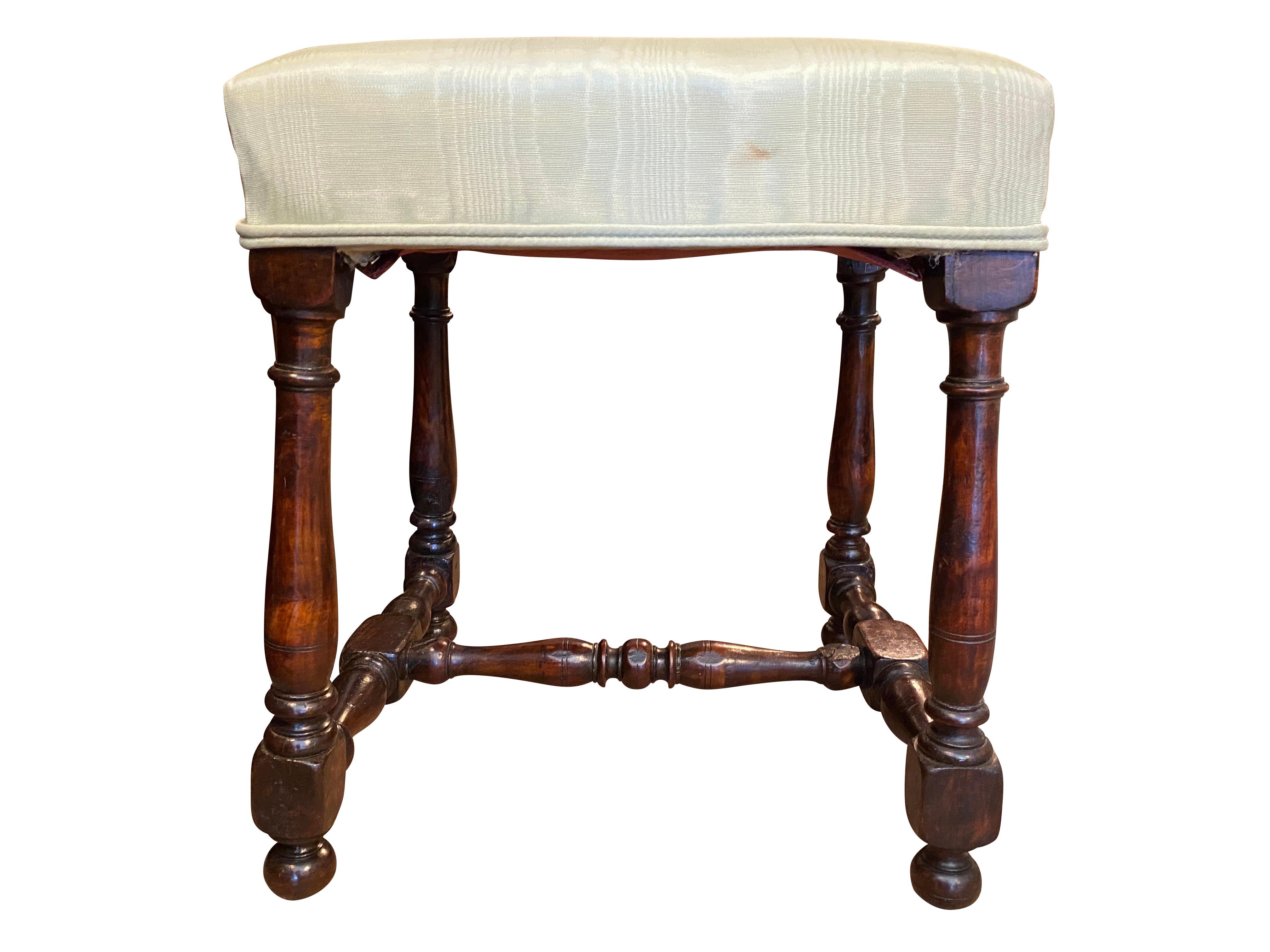 Flemish Baroque Walnut Stool In Good Condition In Essex, MA