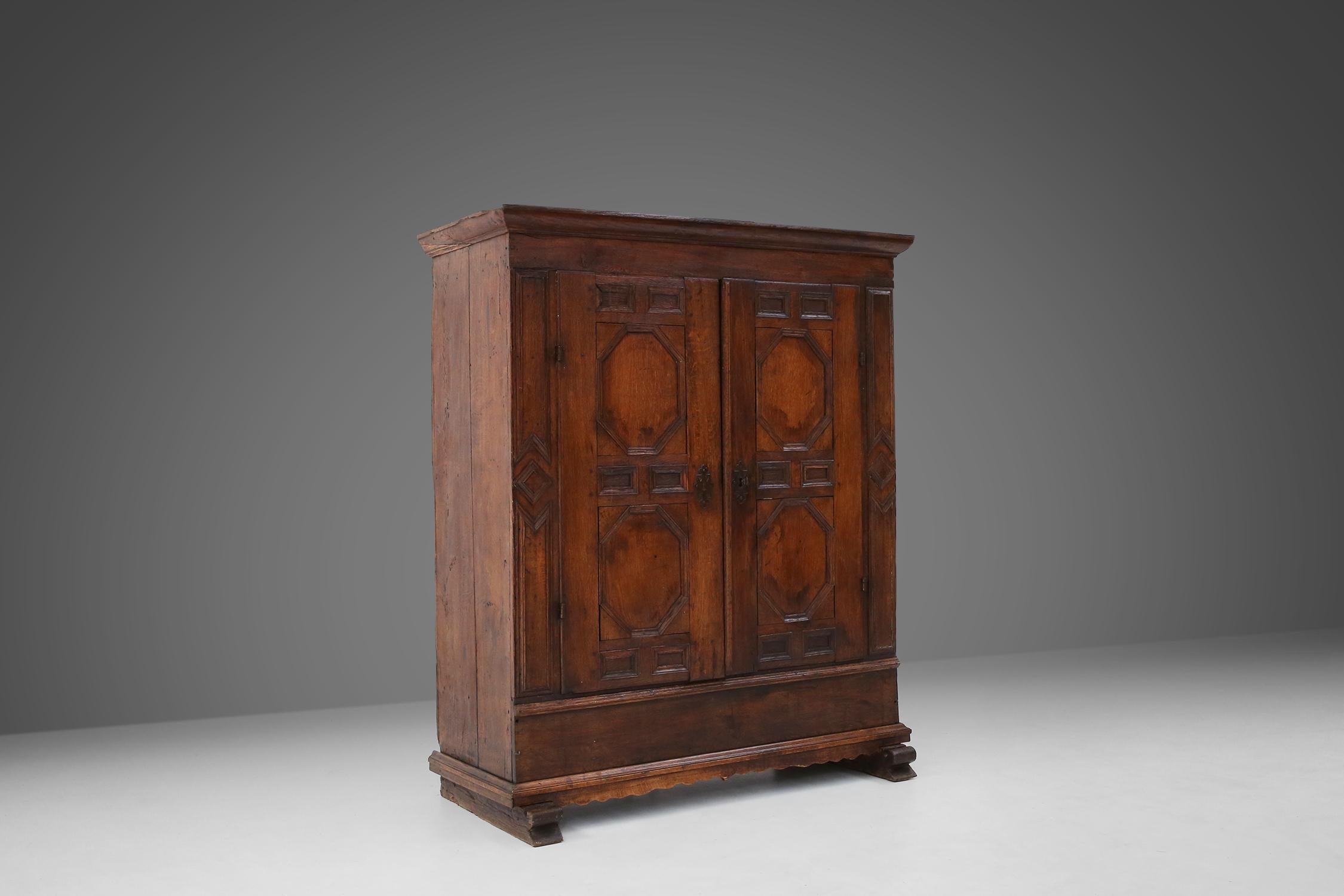 Rustic Flemish late 18th century cabinet For Sale