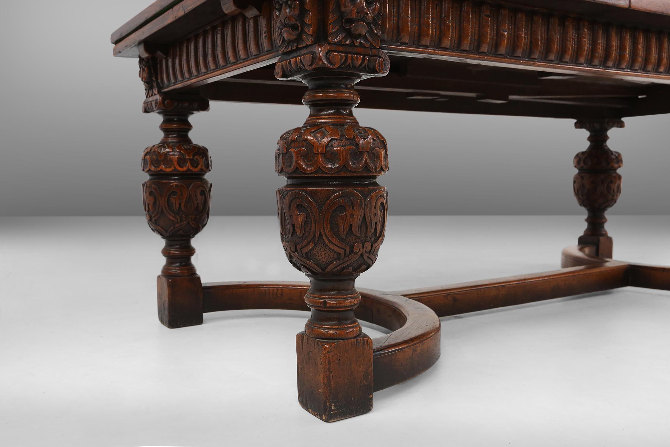 Flemish late 18th century dining table 4