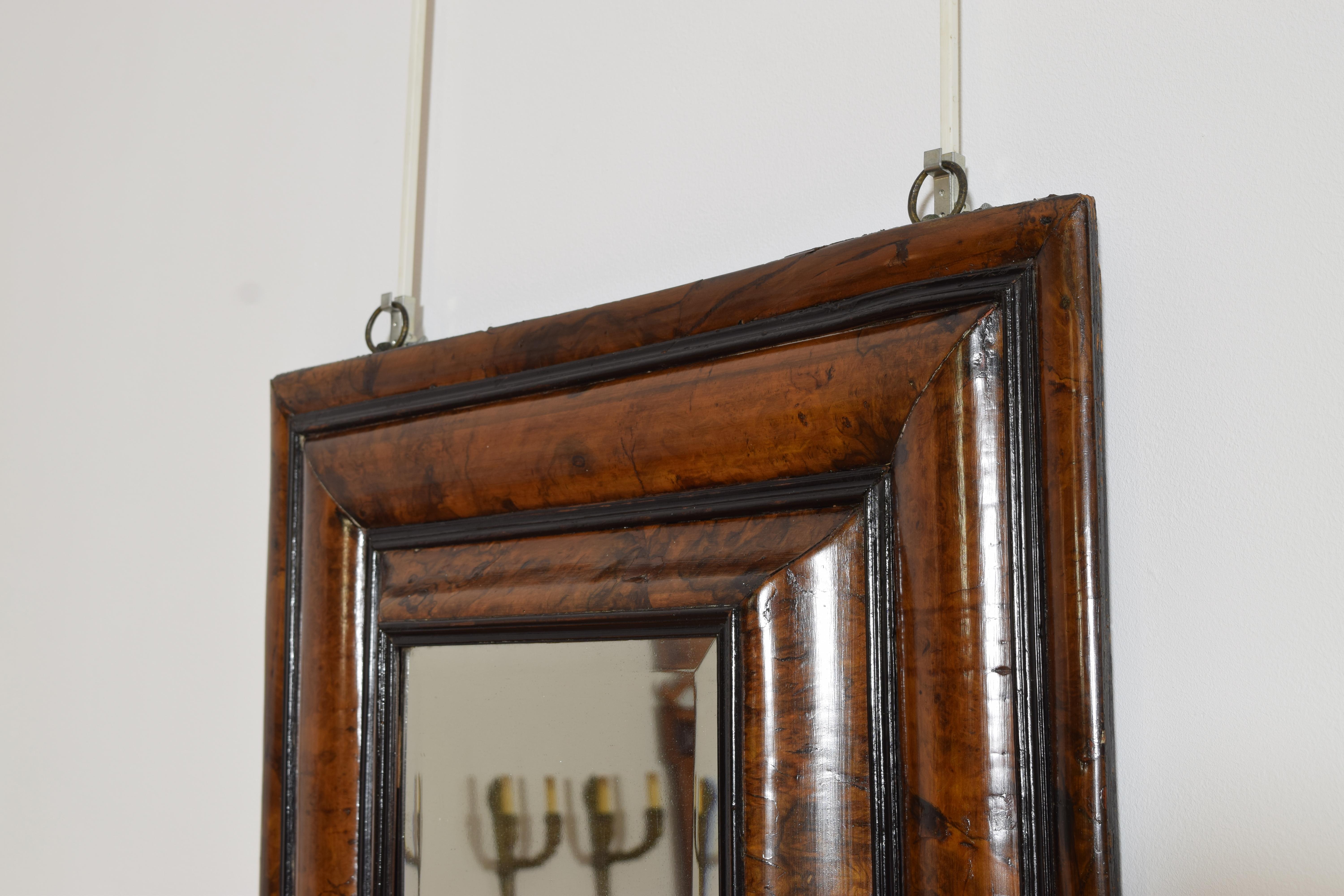 Flemish Louis XIV Period Burl Walnut Veneered Cushion-Form Mirror, ca. 1700 In Good Condition For Sale In Atlanta, GA