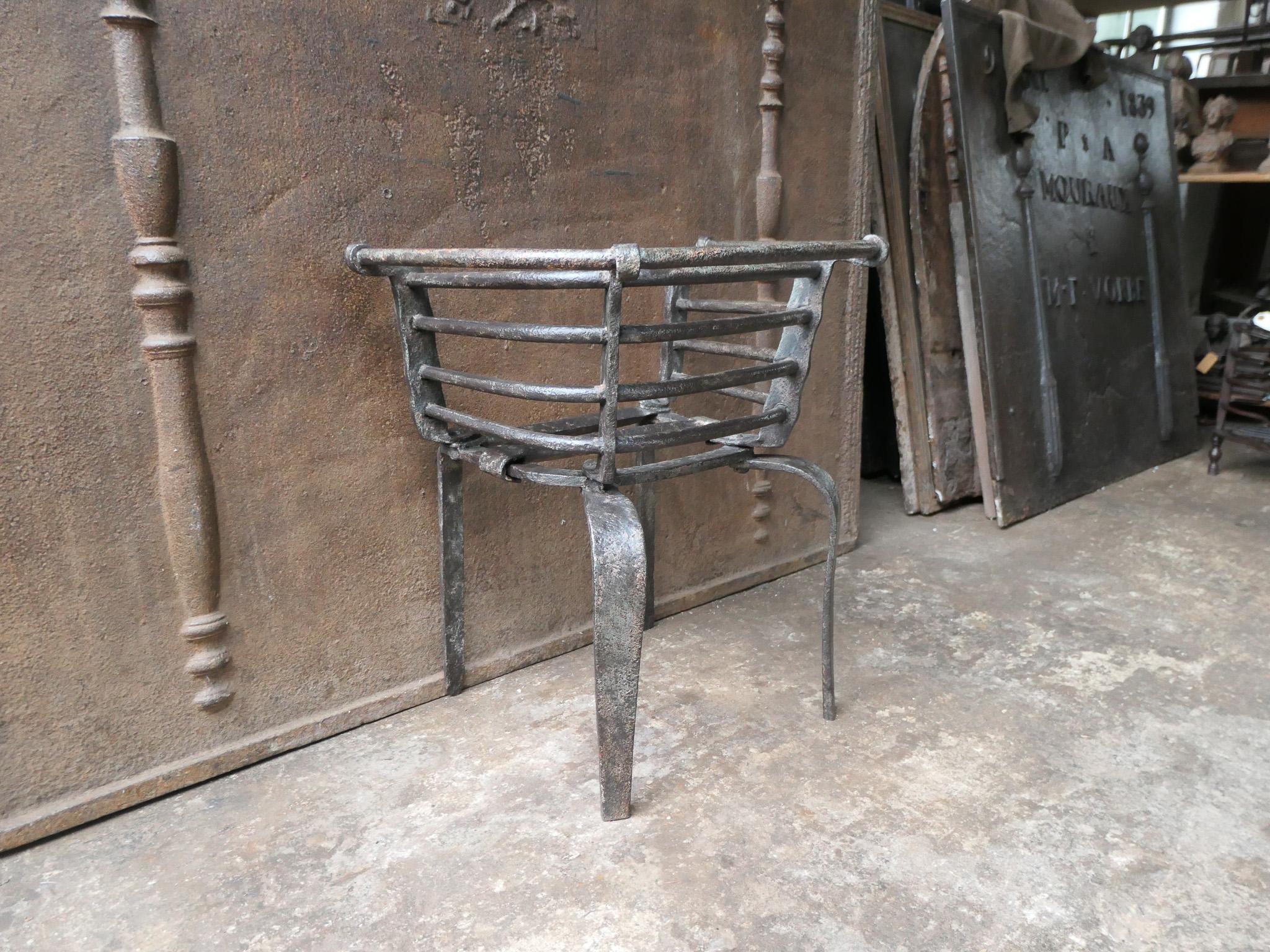 Flemish Louis XIV Period Fireplace Grate or Fire Grate, 17th Century For Sale 3