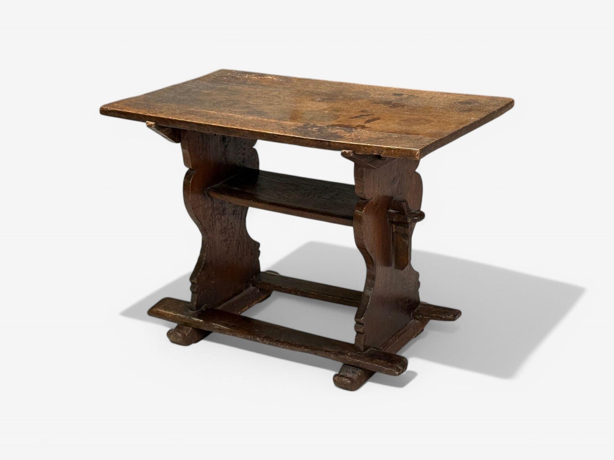 Flemish, Oak, Rustic Side or Console Table, Belgium, 17th C. In Distressed Condition For Sale In Manhasset, NY