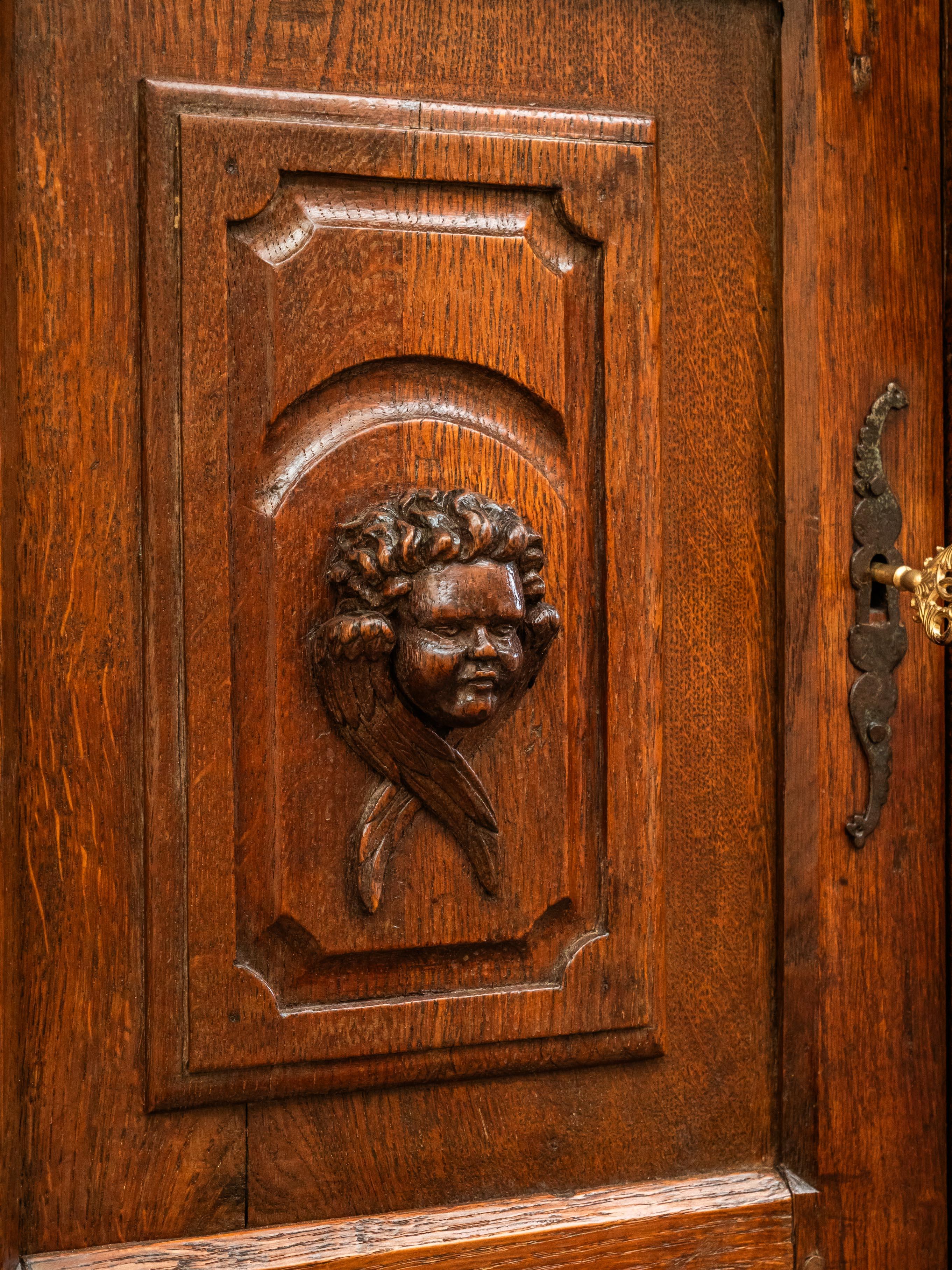 Flemish Renaissance cabinet from the 17th century For Sale 10