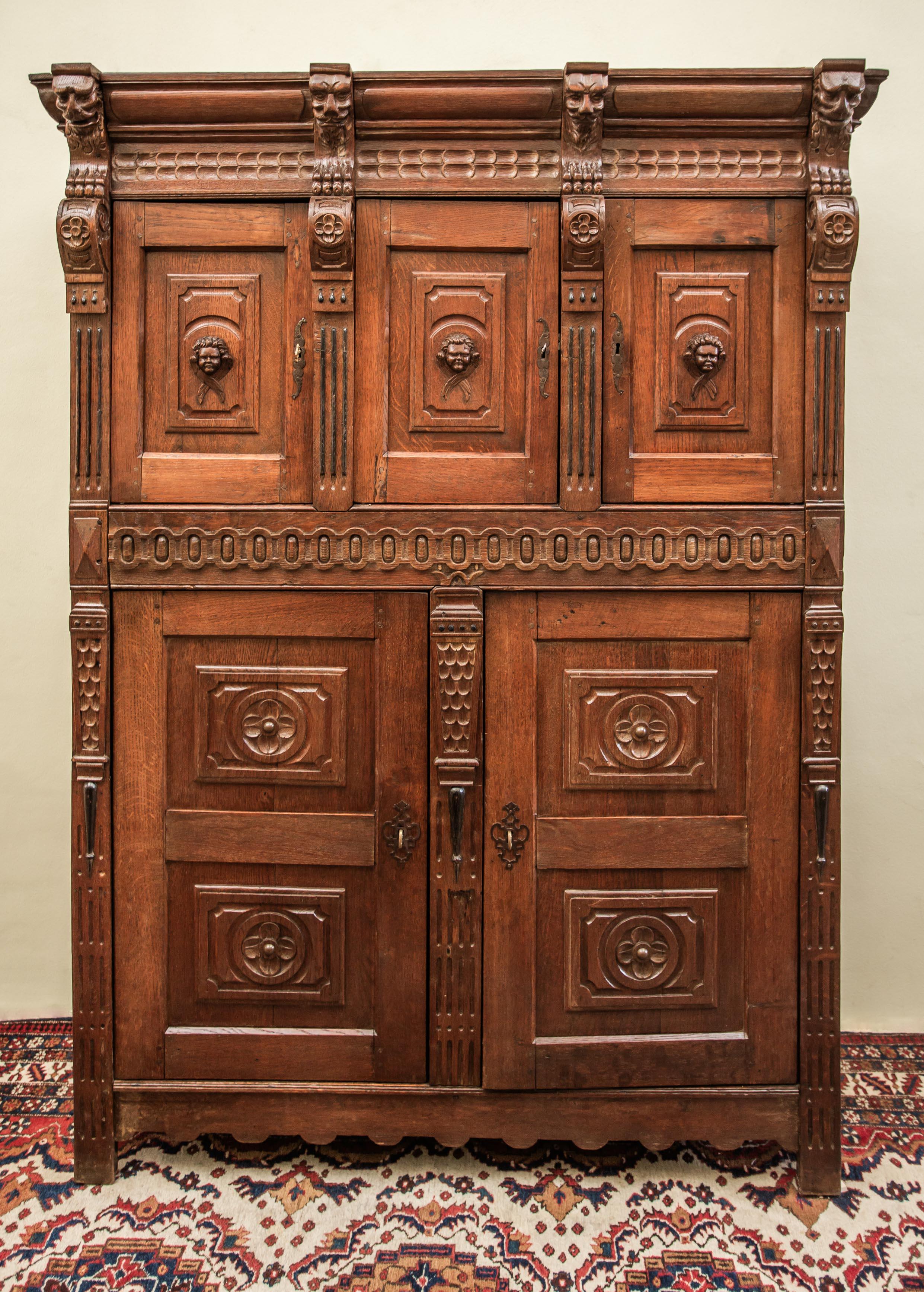 Belgian Flemish Renaissance cabinet from the 17th century For Sale