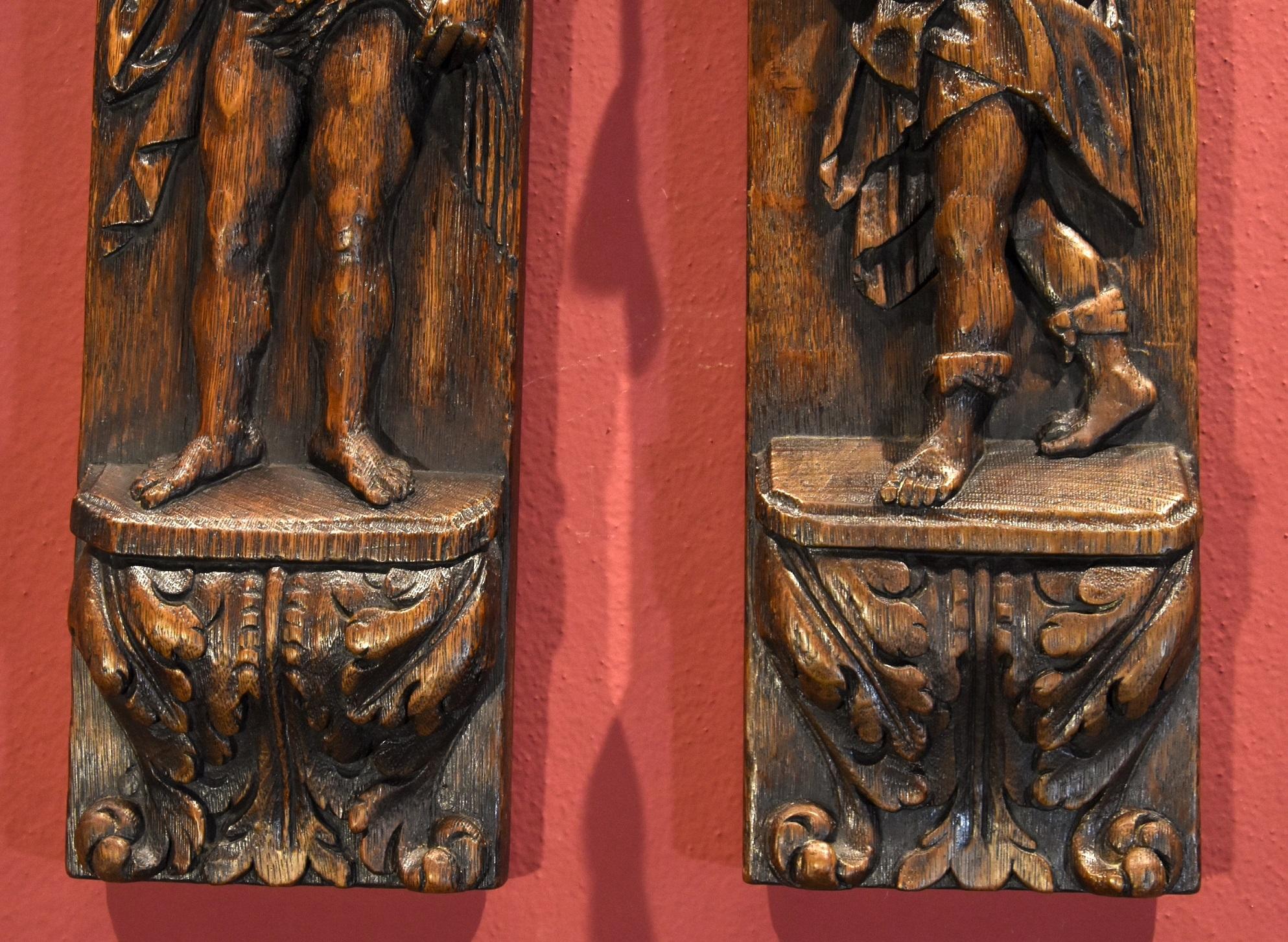 Paire de bas-reliefs Printemps Automne Sculpteur Flemish 17ème siècle Wood   en vente 1