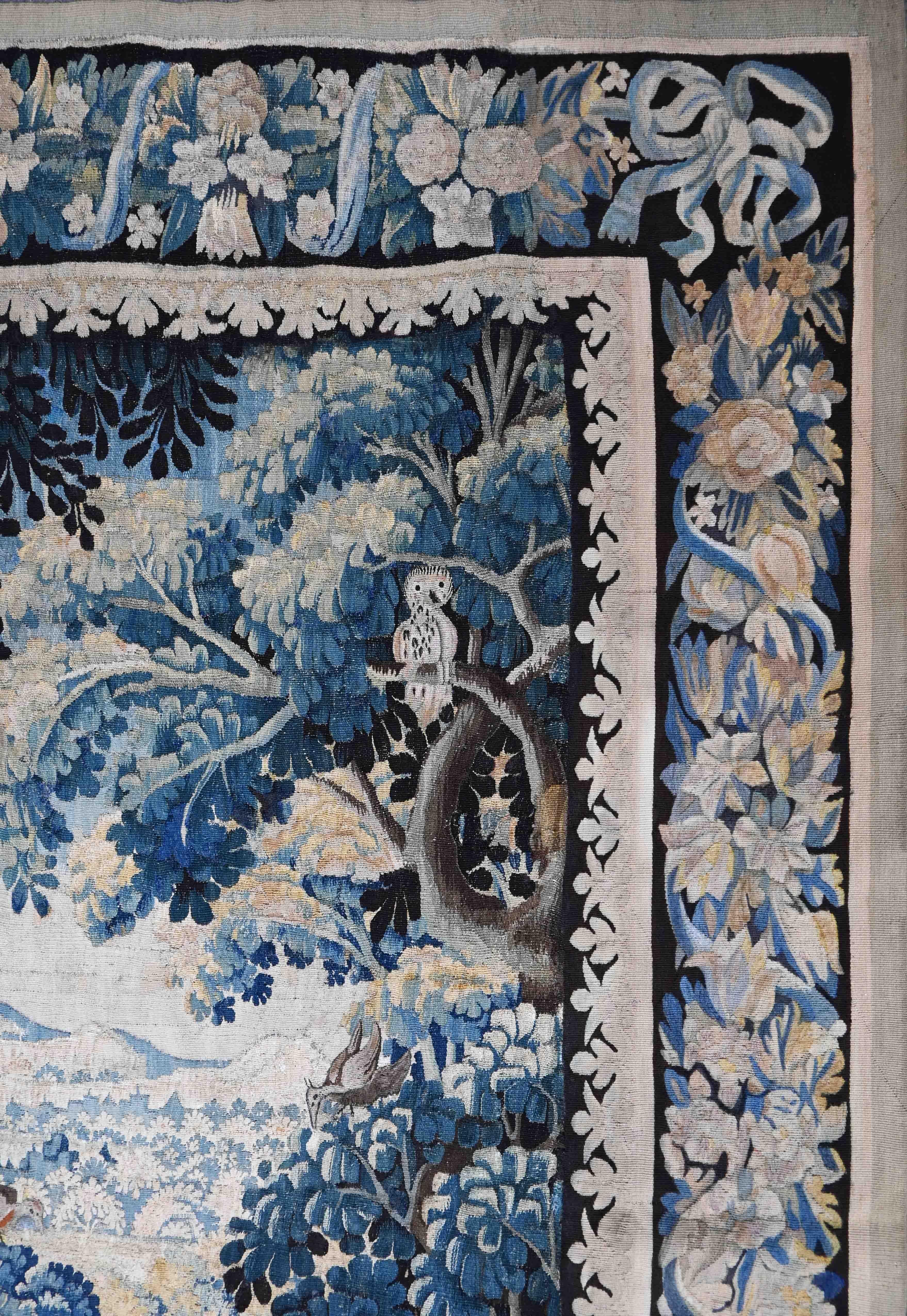 Flemish Tapestry 17th Century - Greenery With Owl - H2m70xl2m25 - N° 1430 (Französisch) im Angebot