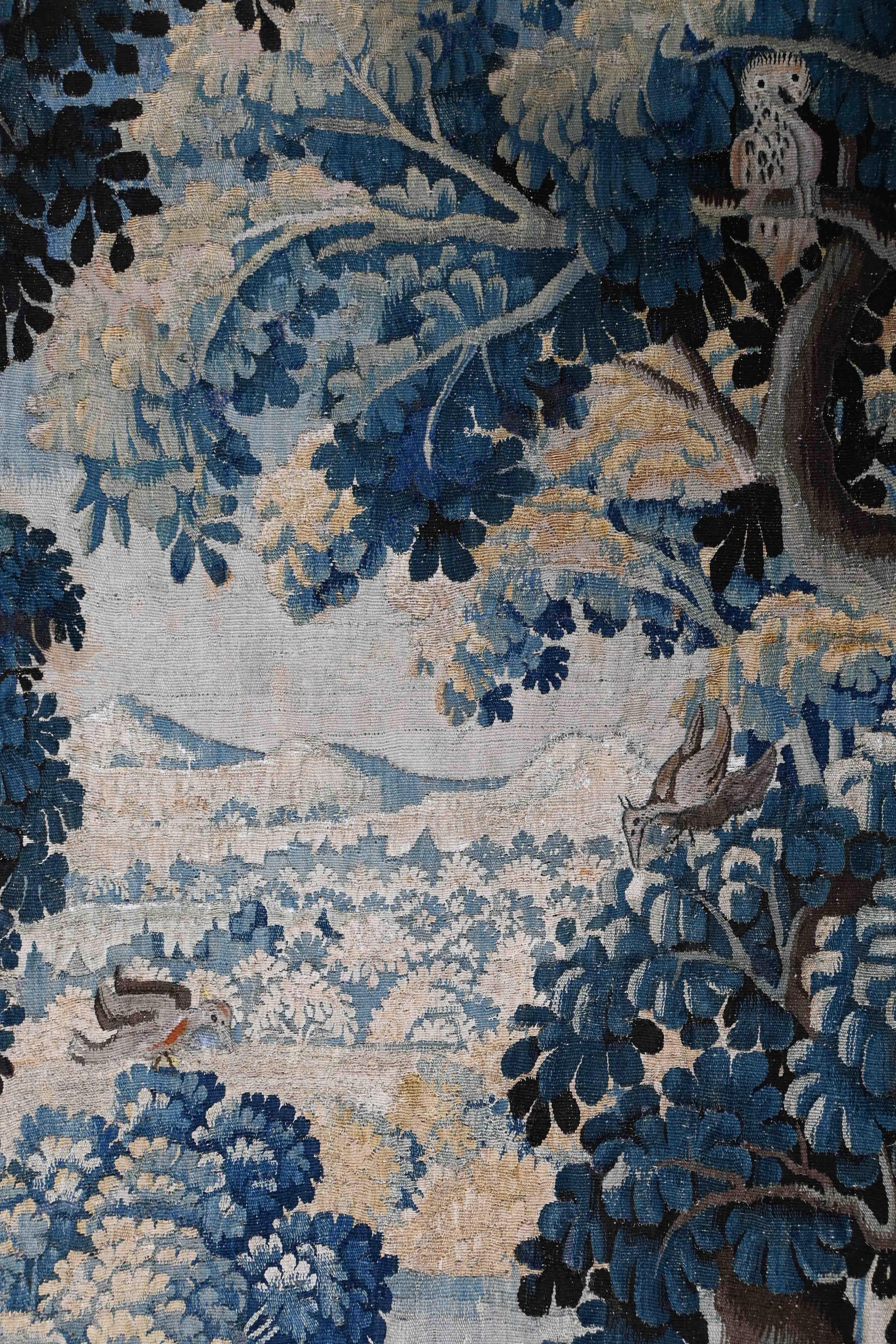 Flemish Tapestry 17th Century - Greenery With Owl - H2m70xl2m25 - N° 1430 im Zustand „Hervorragend“ im Angebot in Paris, FR