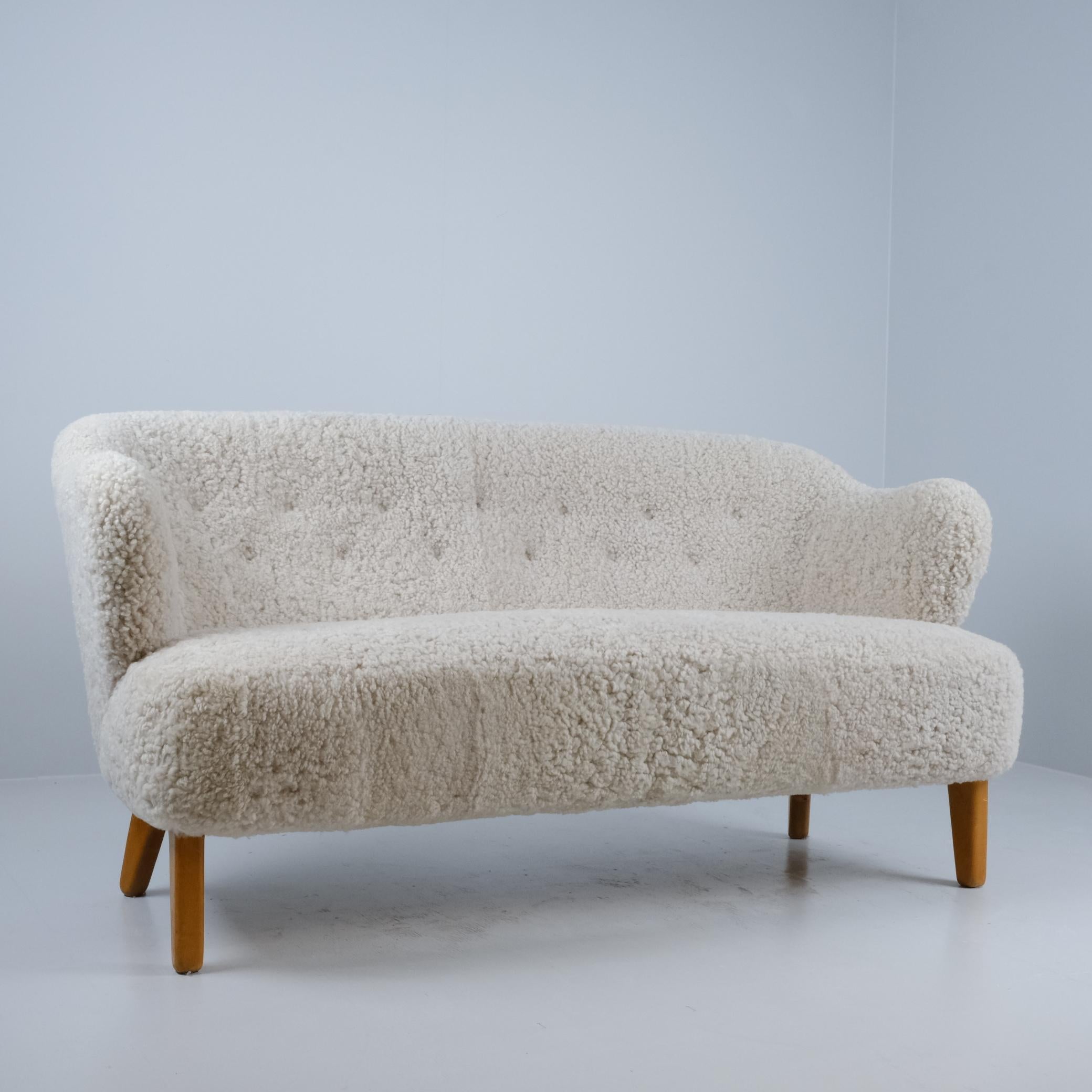 Sofá Flemming Lassen Ingeborg de haya y piel de oveja lisa beige, Asko Años 50 Escandinavo moderno en venta