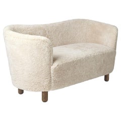 Flemming Lassen Mingle Sofa Moonlight Schafsfell Dunkel gebeizte Eiche für Audo, Flemming