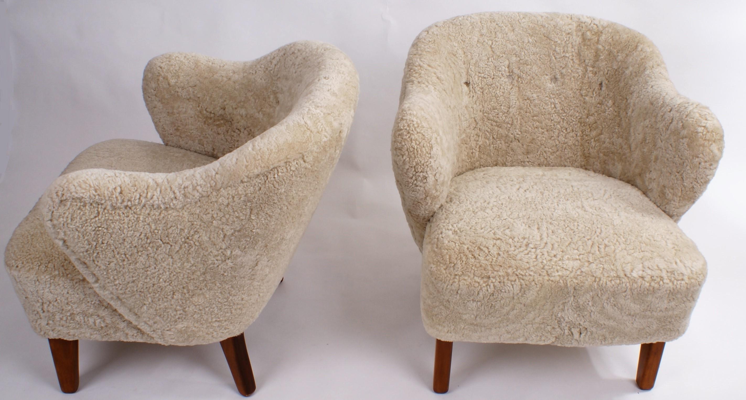 Flemming Lassen Pair of Easy Chairs in Beige Sheepskin, 1940s 3