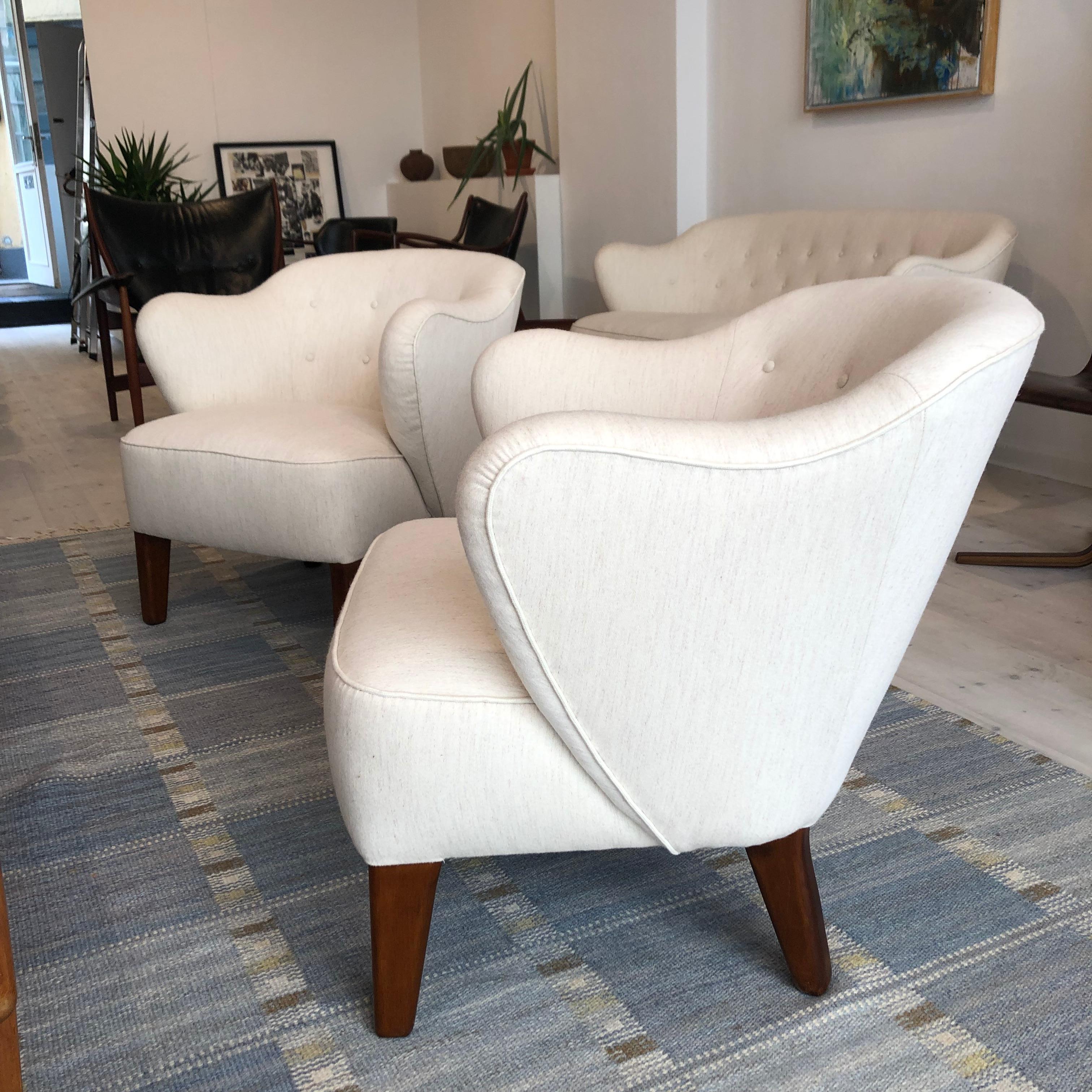 Mid-20th Century Flemming Lassen Pair of Easy Chairs in White Fabric, 1940s For Sale