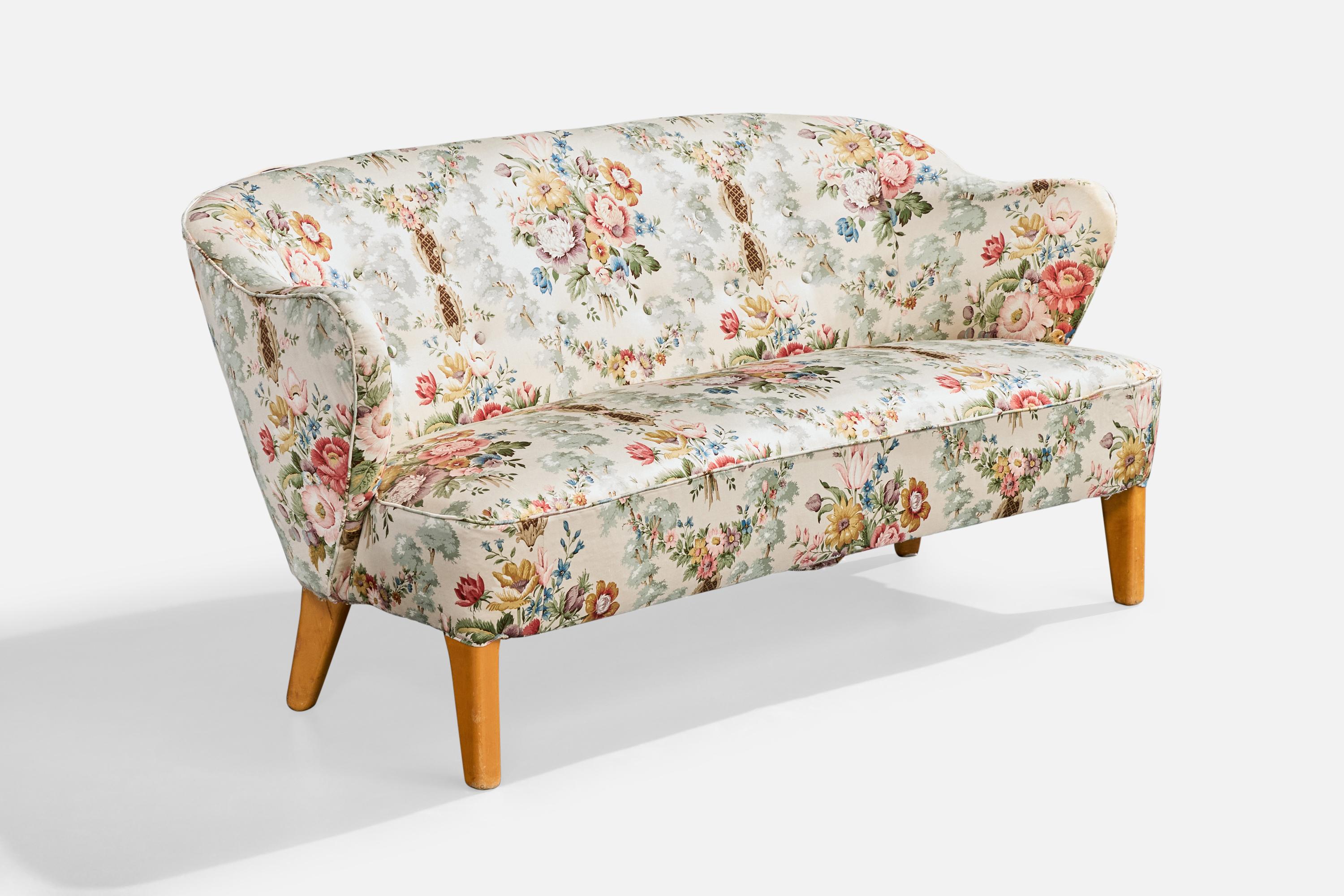 Sofá o canapé de tela y abedul con estampado floral, diseñado por Flemming Lassen y fabricado por Asko, Finlandia, c. 1952.

Tejido vintage. Se recomienda retapizar.

Dimensiones totales (pulgadas): 29,0 