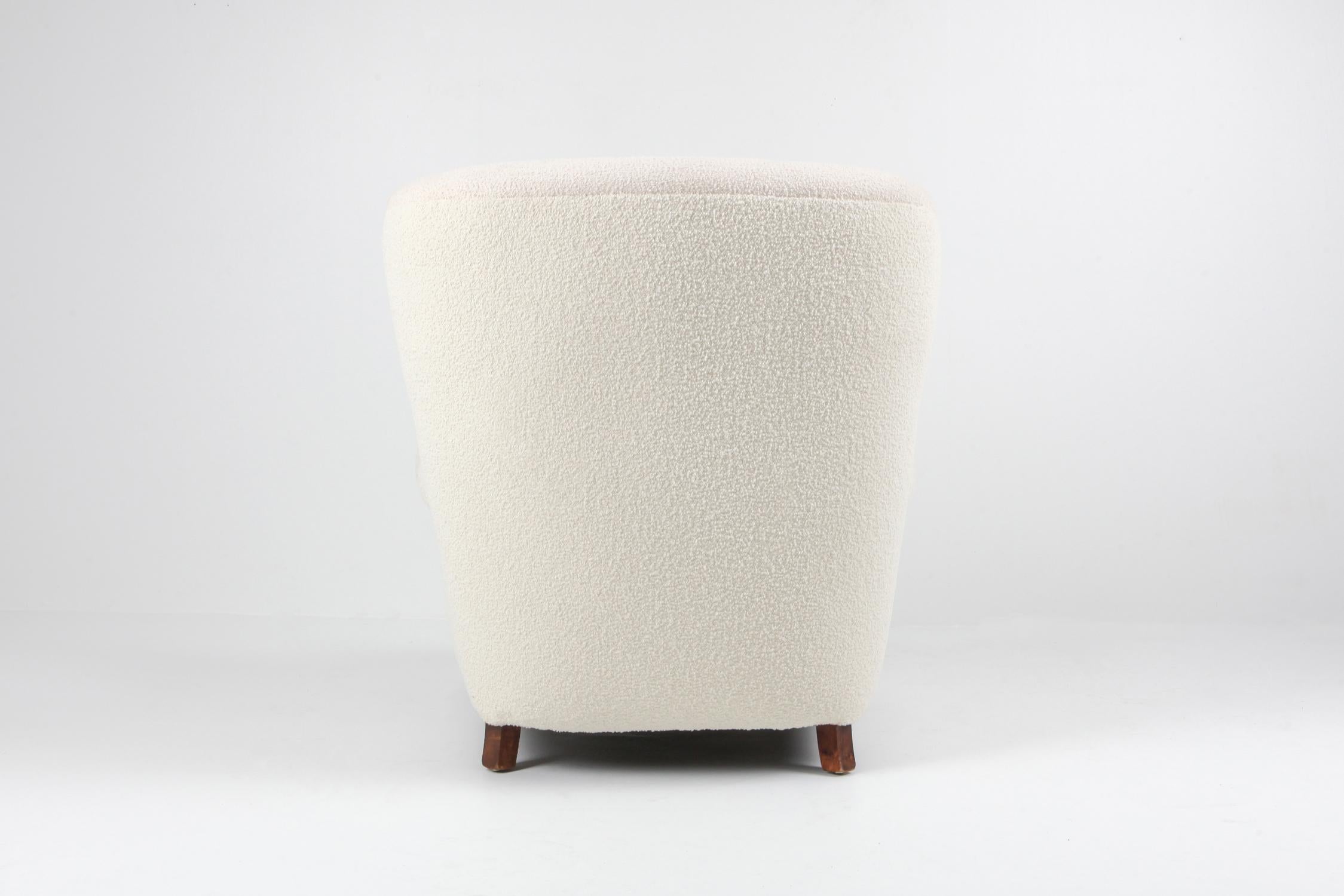 Flemming Lassen Style Sessel aus Bouclé-Wolle, skandinavisches Design, 1960er Jahre im Zustand „Hervorragend“ im Angebot in Antwerp, BE