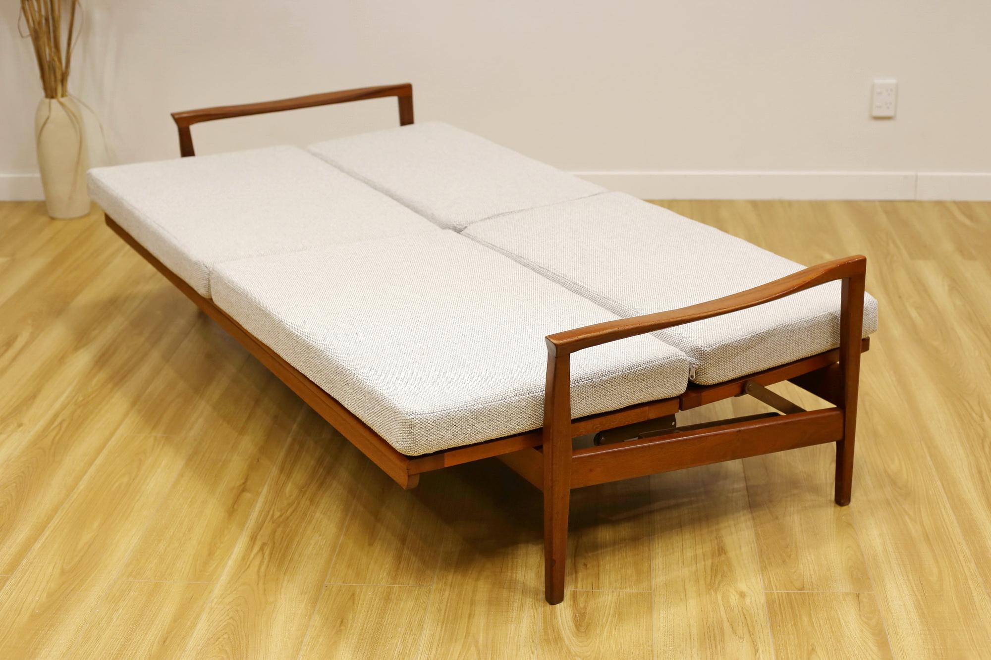 FLER 'FLERMONT' DAYBED. New upholstery .  For Sale 5