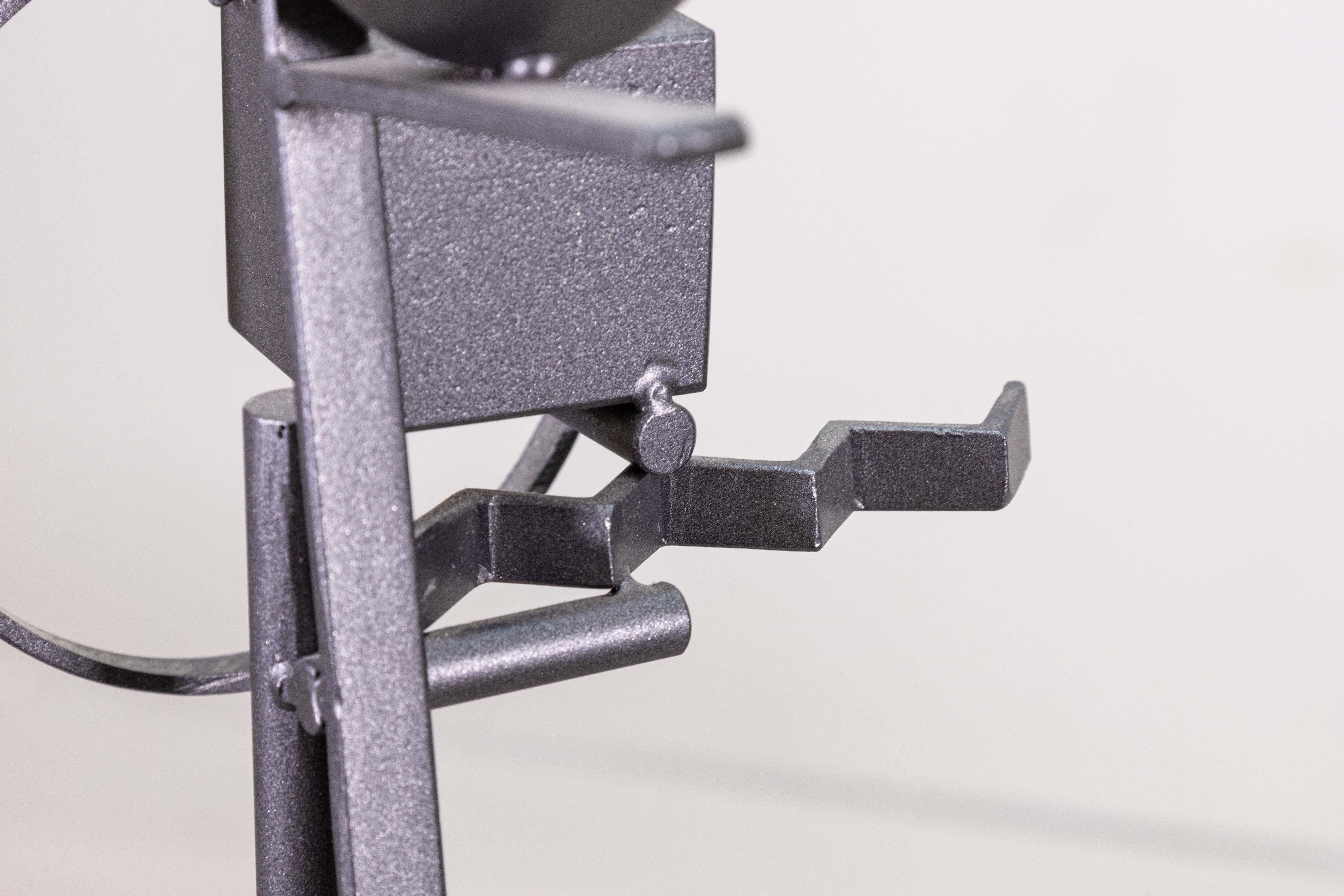 Fletcher Benton Untitled (Straight-Up) Zeitgenössische geschweißte Stahlskulptur 2004 (21. Jahrhundert und zeitgenössisch) im Angebot