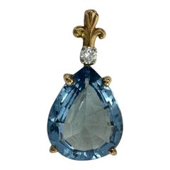 Pendentif Fleur de Lis 14 carats jaune aigue-marine en forme de poire et diamant 6.56 CTW
