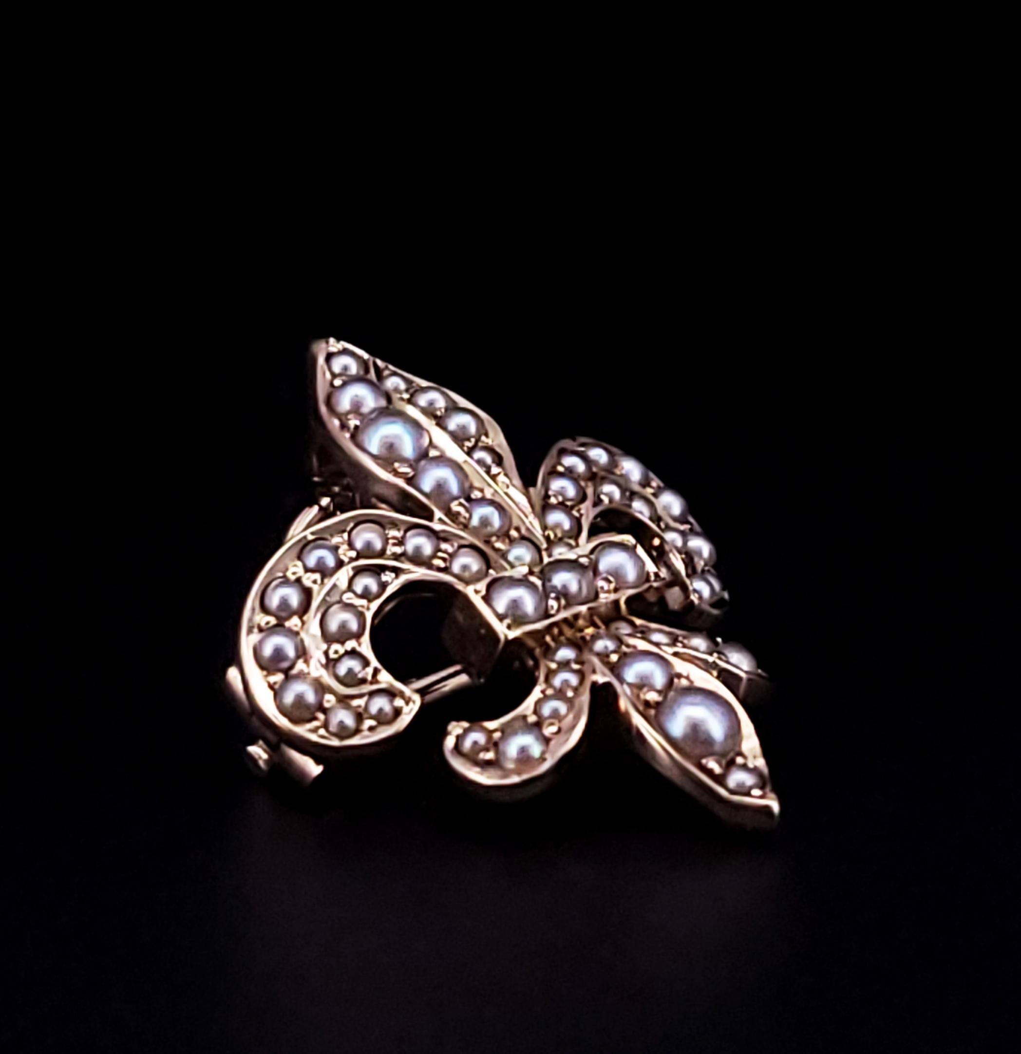 Round Cut Fleur De Lis 14k Gold Seed Pearl Brooch For Sale
