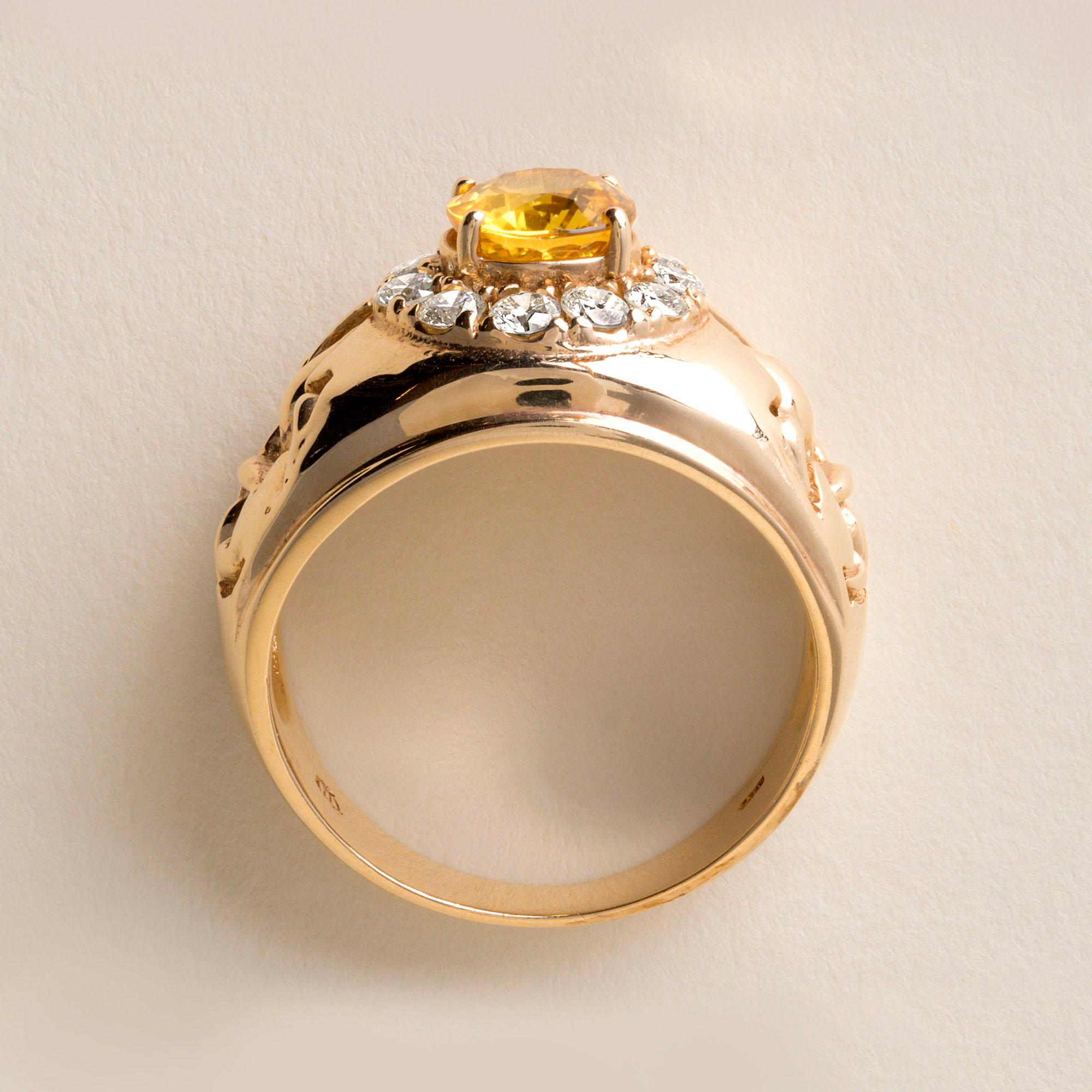 Bague Fleur de Lis en or jaune 14 carats, saphir 2 carats et diamant 0,80 carat Bon état - En vente à Los Angeles, CA
