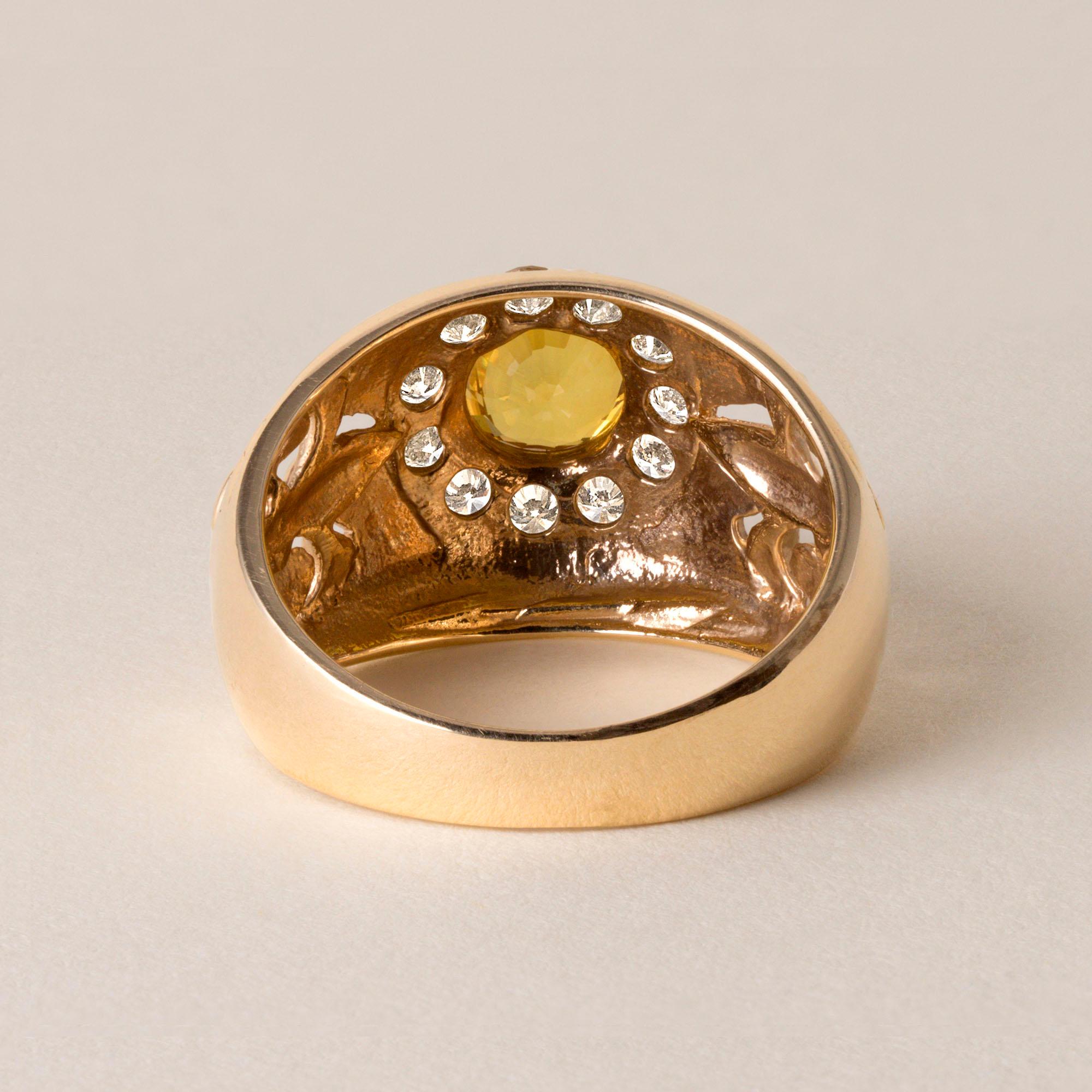 Bague Fleur de Lis en or jaune 14 carats, saphir 2 carats et diamant 0,80 carat Unisexe en vente