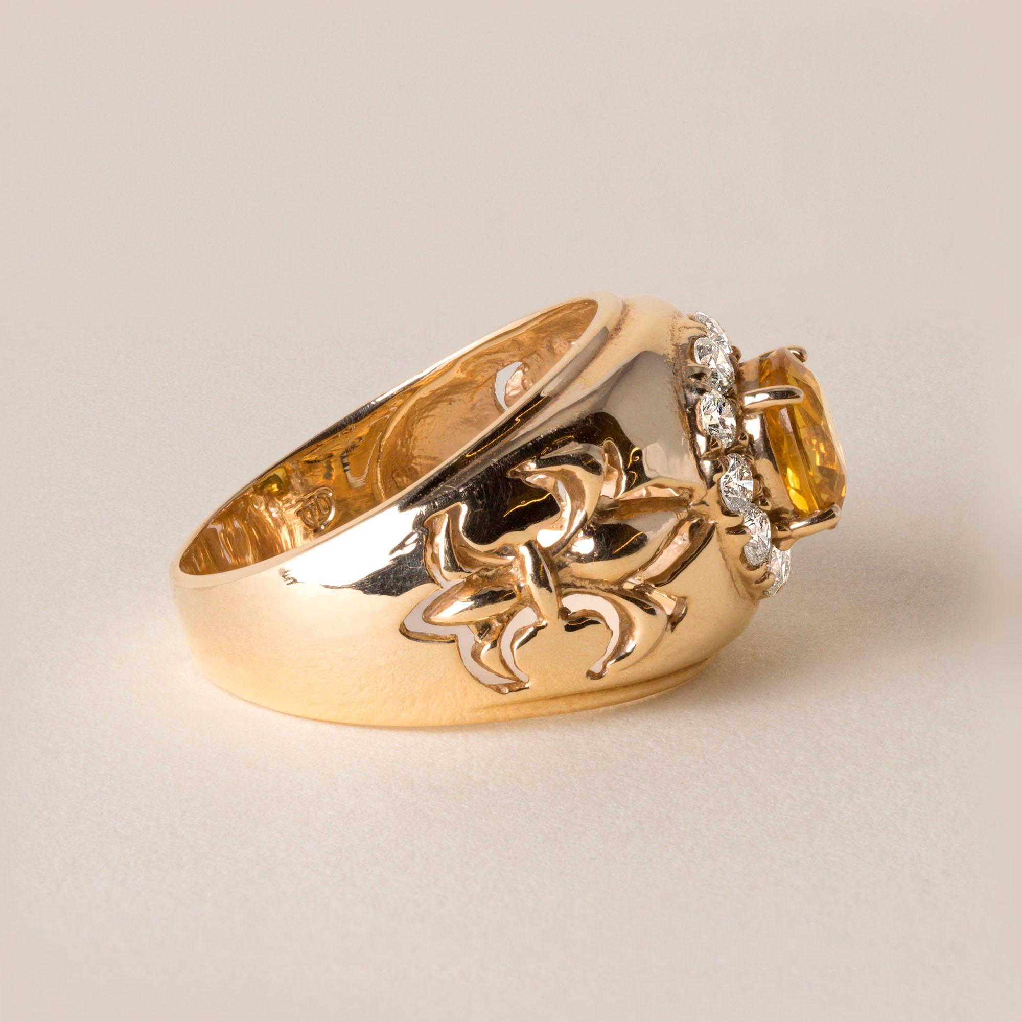 Bague Fleur de Lis en or jaune 14 carats, saphir 2 carats et diamant 0,80 carat en vente 1